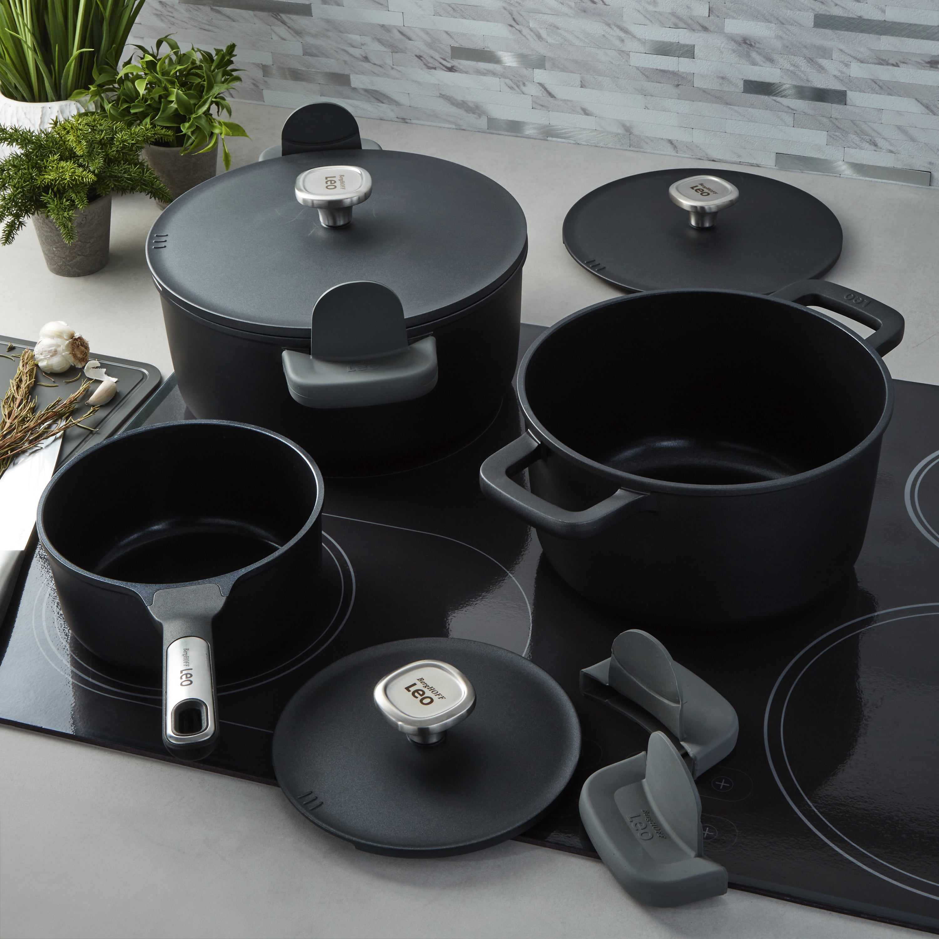 BergHOFF Leo Phantom 6-Piece Nonstick Ceramic Cookware Set - Recycled Aluminum, PFOA-Free, Oven & Dishwasher Safe - Perfect for Healthy Cooking & Family Meals