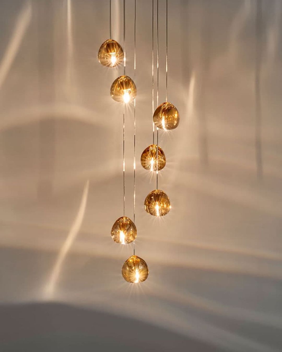 Elegant Crystal Pendant Light - Modern Chandelier for Dining Room, Bedroom & Living Room Decor - Dimmable LED Hanging Lamp for Home & Office Lighting