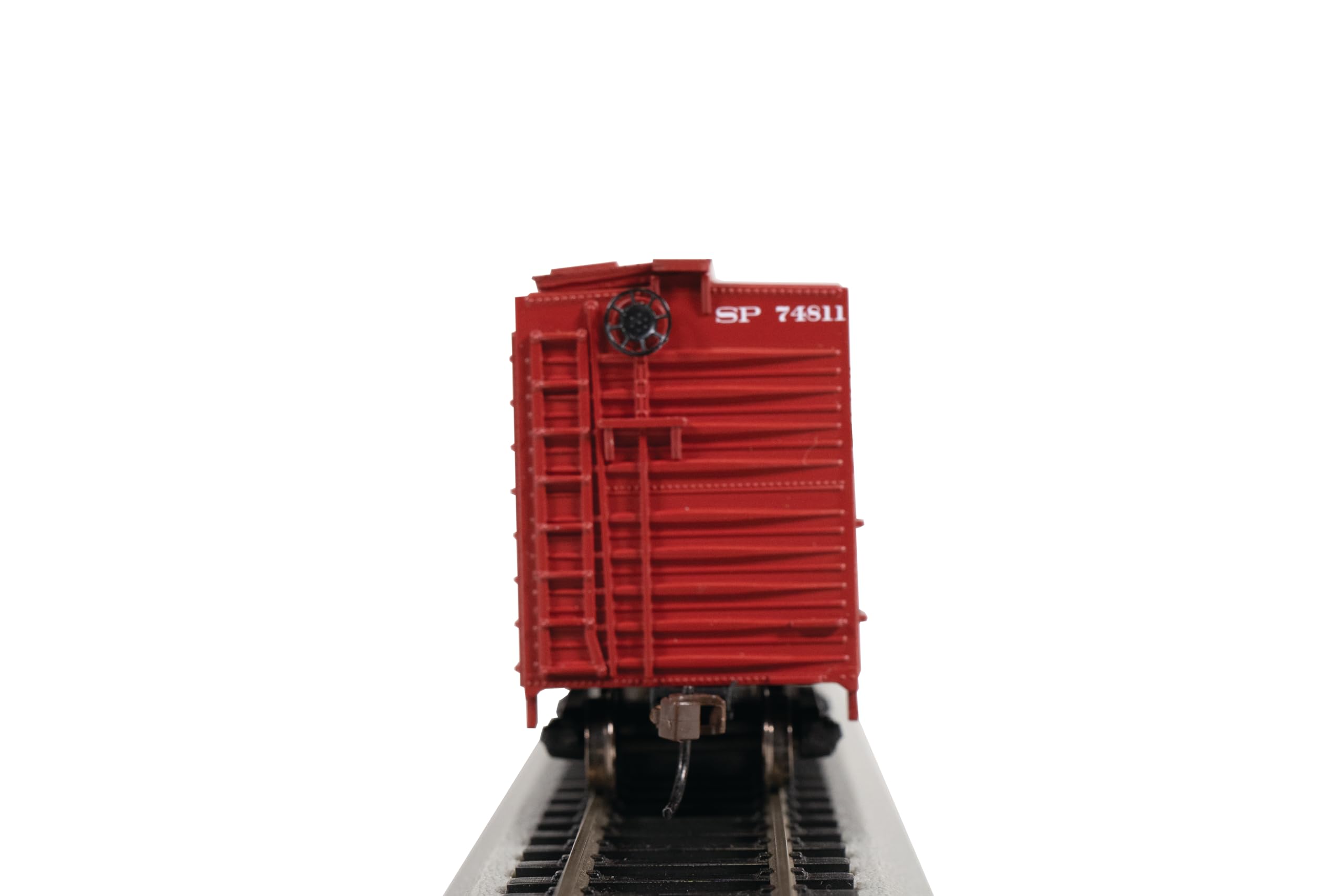 Bachmann Trains HO Scale 40' Animated Stock Car - Southern Pacific #74811 with Cattle - Model Train Set for Railroad Layouts & Collectors
