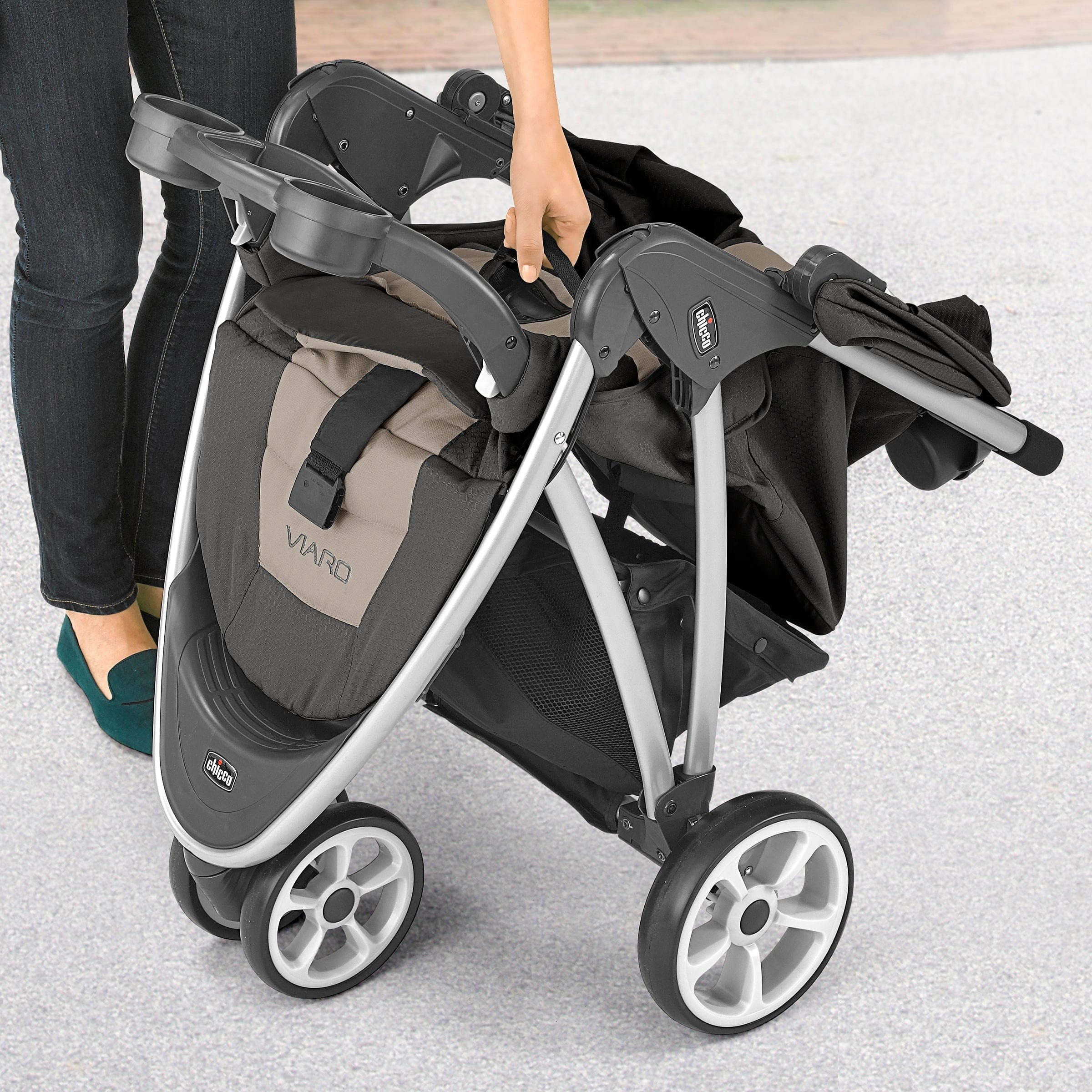 Chicco Viaro Quick Fold Lightweight Travel Stroller - Compact & Easy Fold for Airplanes, Shopping & City Walks