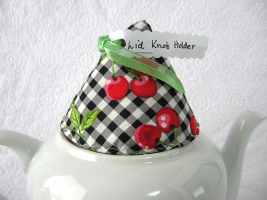 Cherry Pattern Padded Teapot Lid Holder with Green Marble Interior - Heat Resistant & Non-Slip Design for Tea Kettles, Pots, and Kitchen Safety Accessories