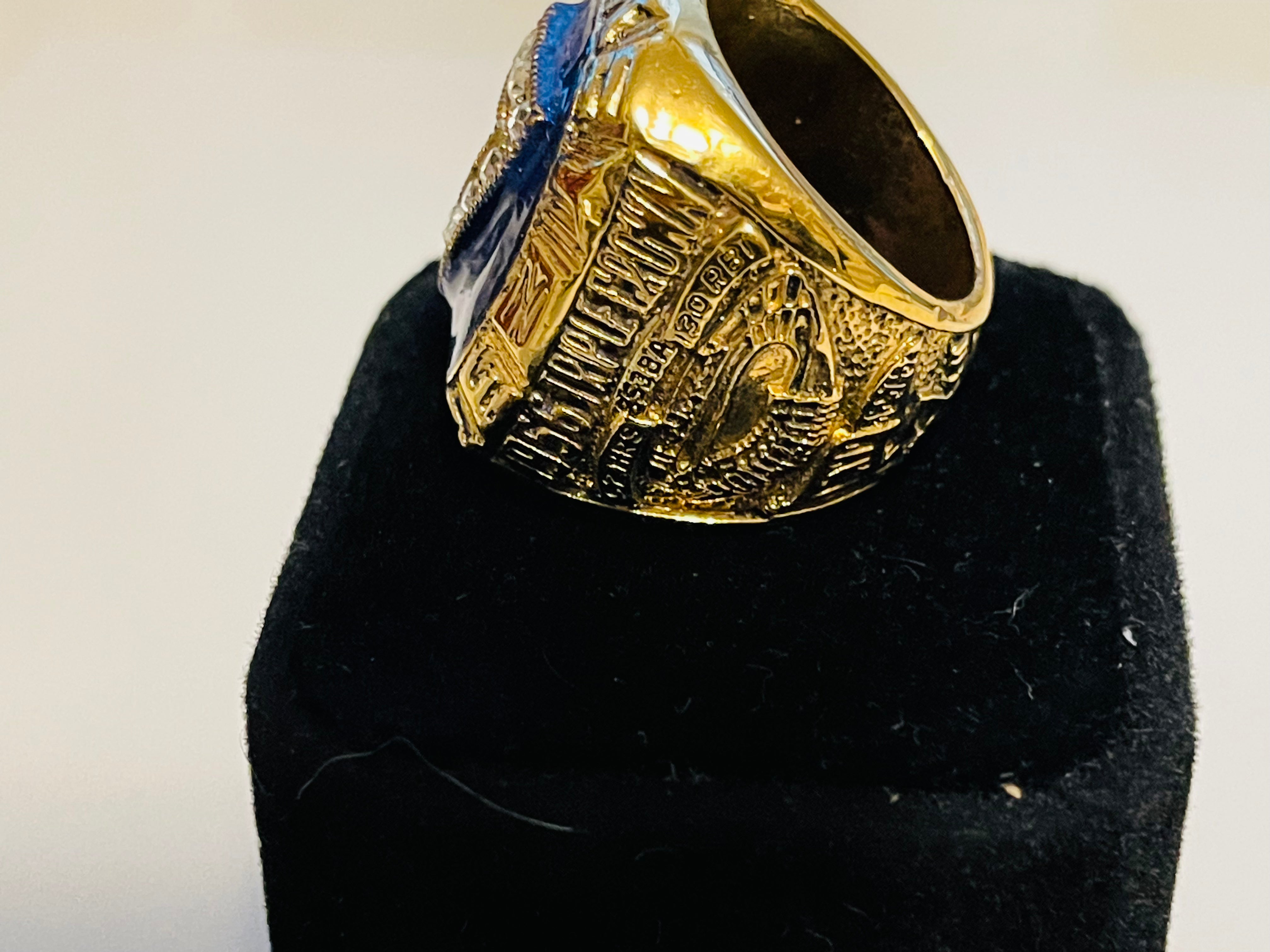 Authentic Mickey Mantle Replica Baseball Ring with Display Case - Perfect for Collectors, Yankees Fans & Sports Memorabilia Gifts
