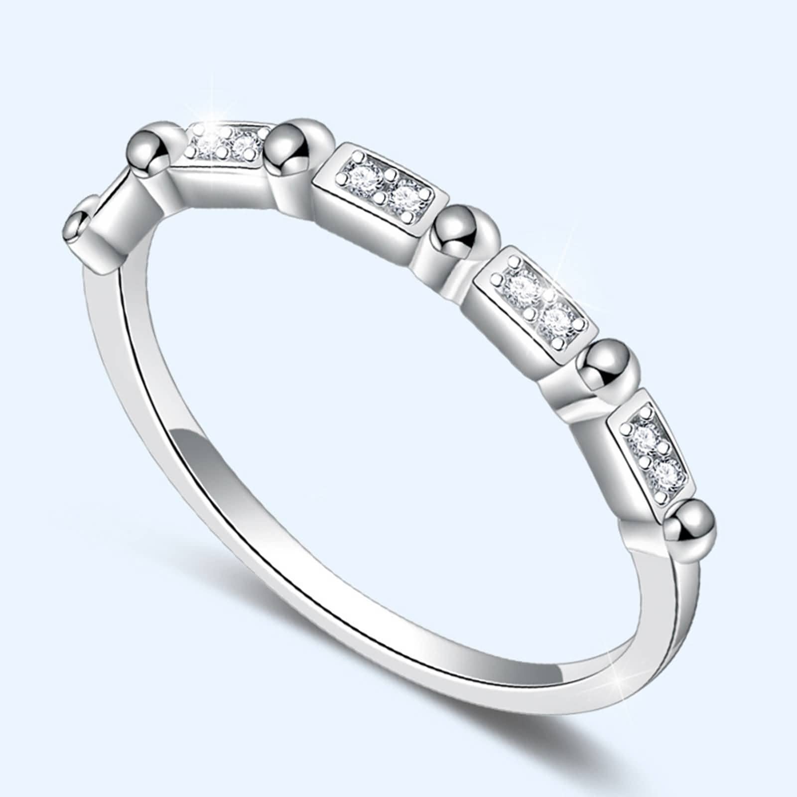 Elegant Silver Wedding Rings for Women - Thin Bridal Band Engagement Ring in Gold & Silver for Valentine's Day, Anniversary & Birthday Gifts - Perfect for Proposals, Weddings & Romantic Occasions