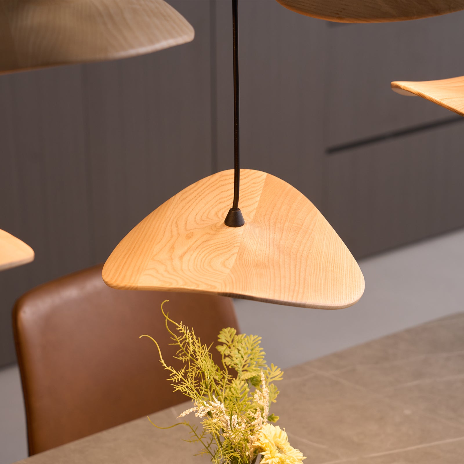 Modern Empty Leaf Chandelier - Elegant Gold Metal Pendant Light Fixture for Dining Room, Living Room & Bedroom | Perfect for Farmhouse, Boho & Contemporary Home Decor