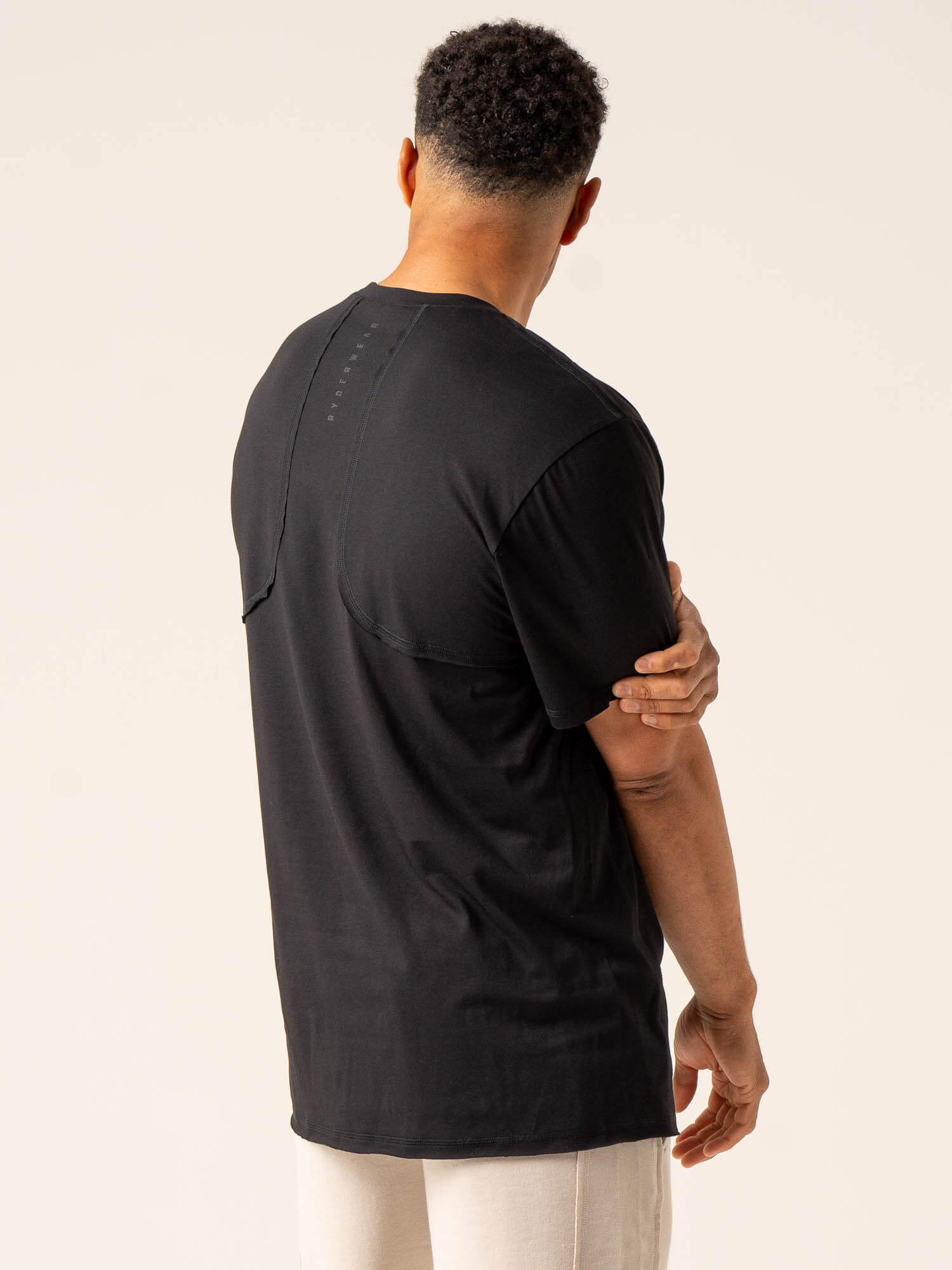 Stylish Oversized Black T-Shirt for Men & Women | Comfortable & Trendy Cotton Tee | Perfect for Casual Wear, Street Style & Layering
