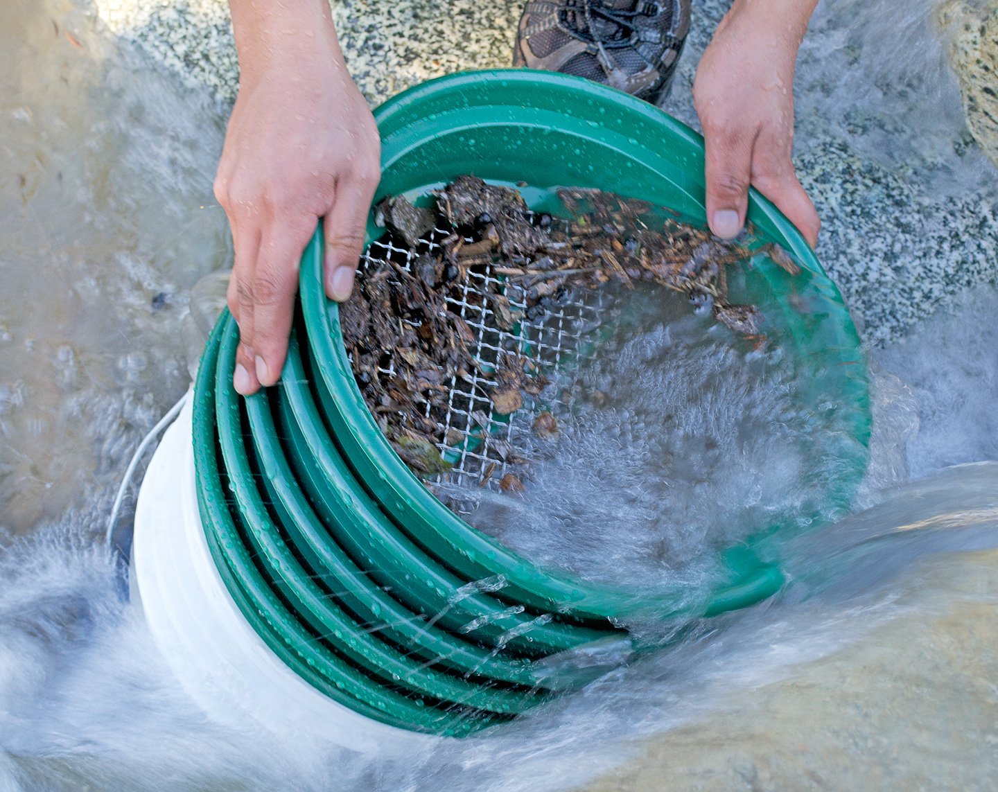 13.25 Inch Wide Stackable Gold Prospecting Classifier Pan Set - 5 Pack with 1/2