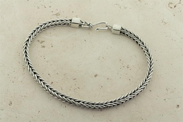 Elegant Narrow Link Bracelet for Women - Dainty Gold & Silver Chain Bracelet for Everyday Wear | Perfect for Office, Date Night & Casual Outfits