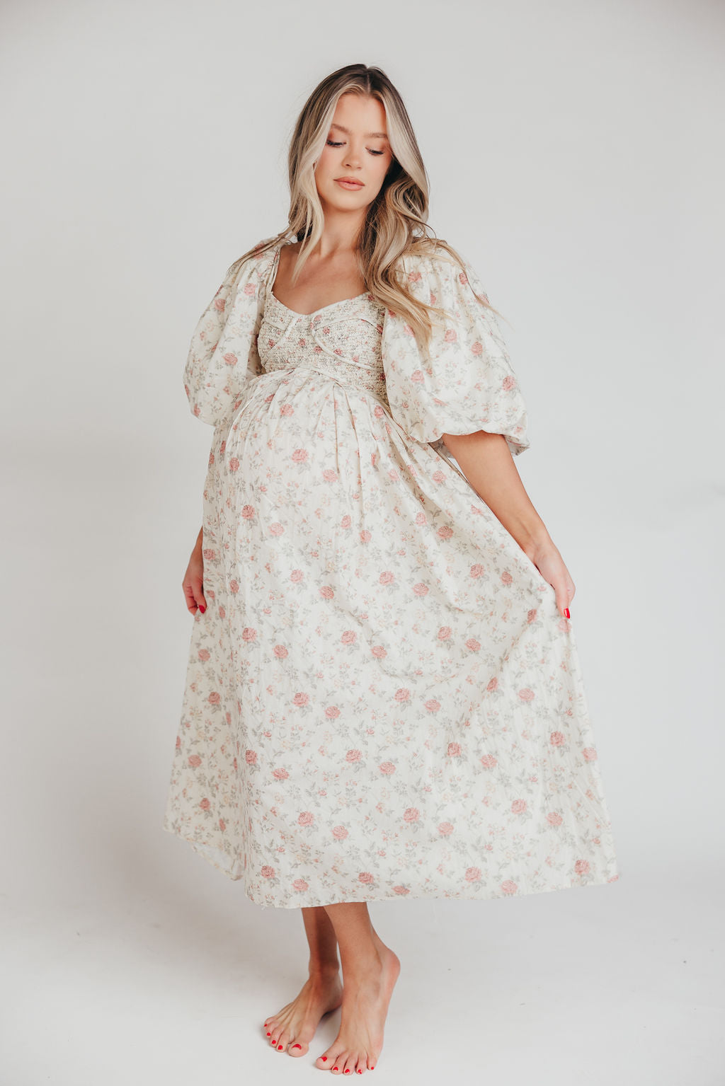 Harlow Maxi Dress in Off White Floral Print - Bump Friendly Maternity Dress & Inclusive Sizing (S-3XL) for Women | Perfect for Weddings, Beach Vacations and Summer Outfits