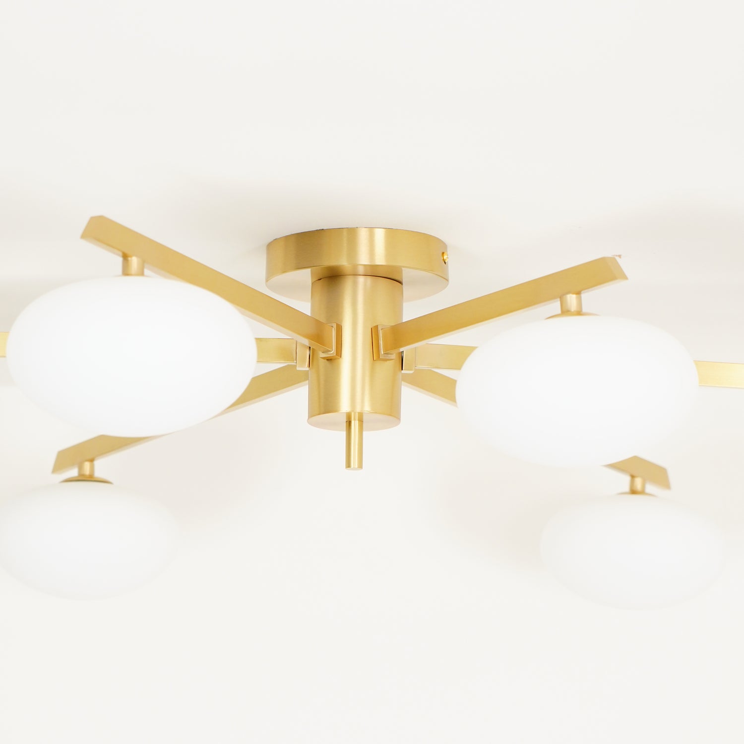 Modern Jasper Ceiling Lamp - Elegant LED Lighting Fixture for Living Room, Bedroom & Dining Room - Perfect for Home Decor & Ambient Lighting