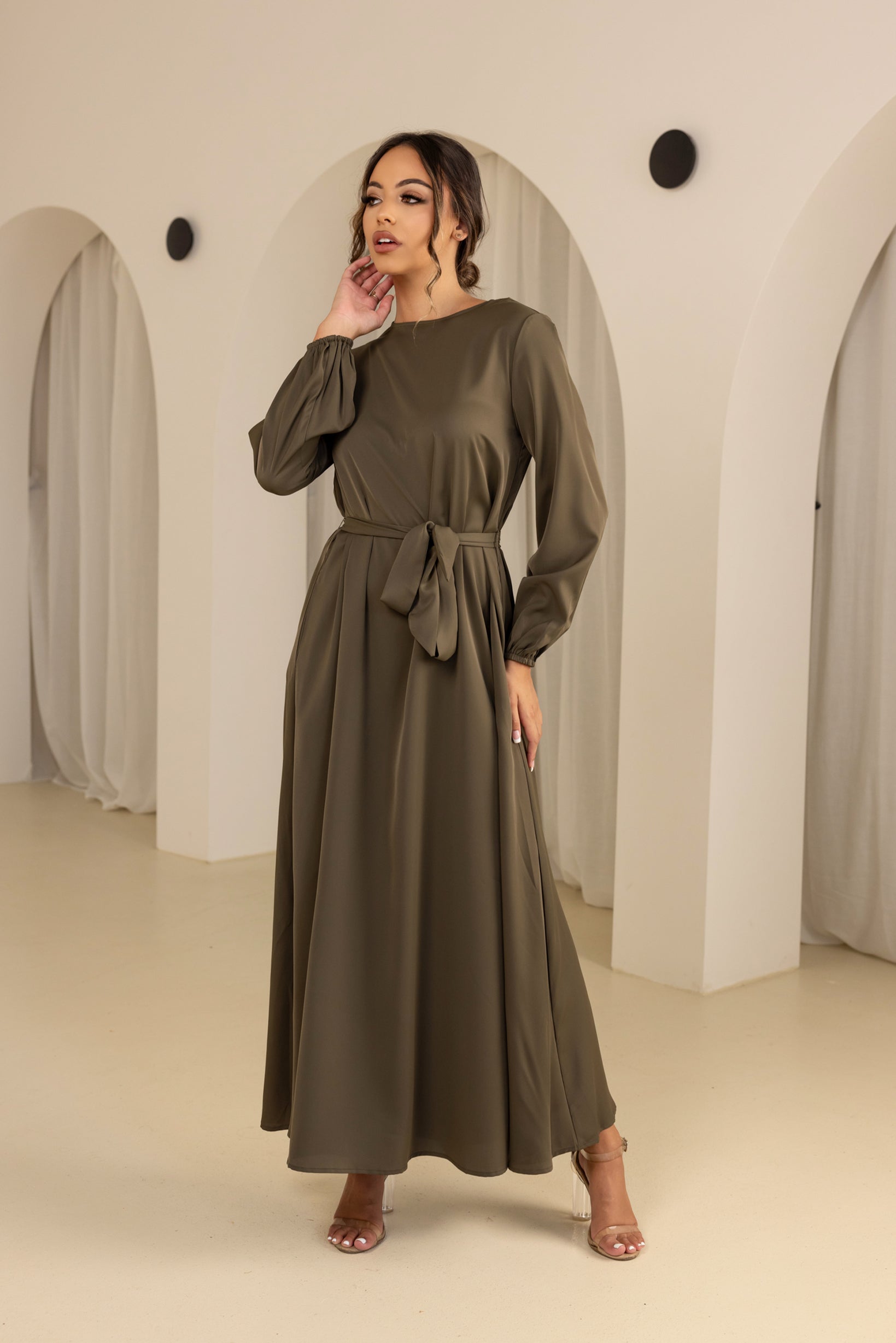Elegant Closed Sleeve Abaya Dress in Shades of Green - Perfect for Modest Fashion, Islamic Wear & Special Occasions