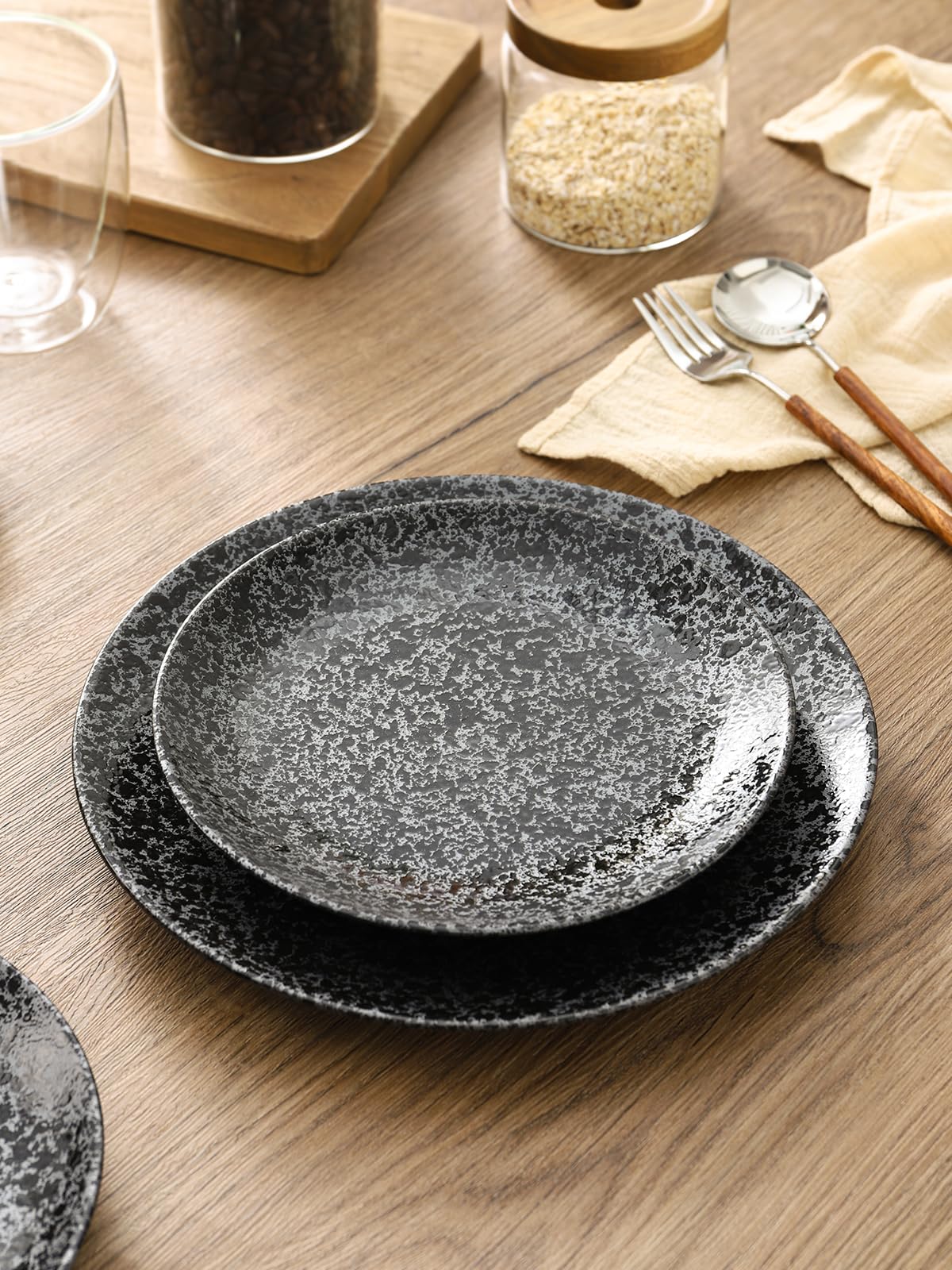 Kanwone 10 Inch Ceramic Dinner Plates Set of 6 - Round Black Glazed Plates for Steak, Pasta, Salad & Pizza | Microwave, Oven & Dishwasher Safe | Perfect for Restaurants, Dinner Parties & Everyday Dining
