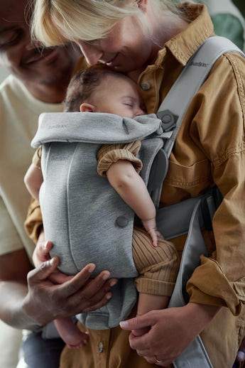 BabyBjorn Baby Carrier Mini - 3D Jersey Wrap for Newborns & Infants | Ergonomic, Hands-Free Baby Wearing | Perfect for Shopping, Hiking & Daily Use