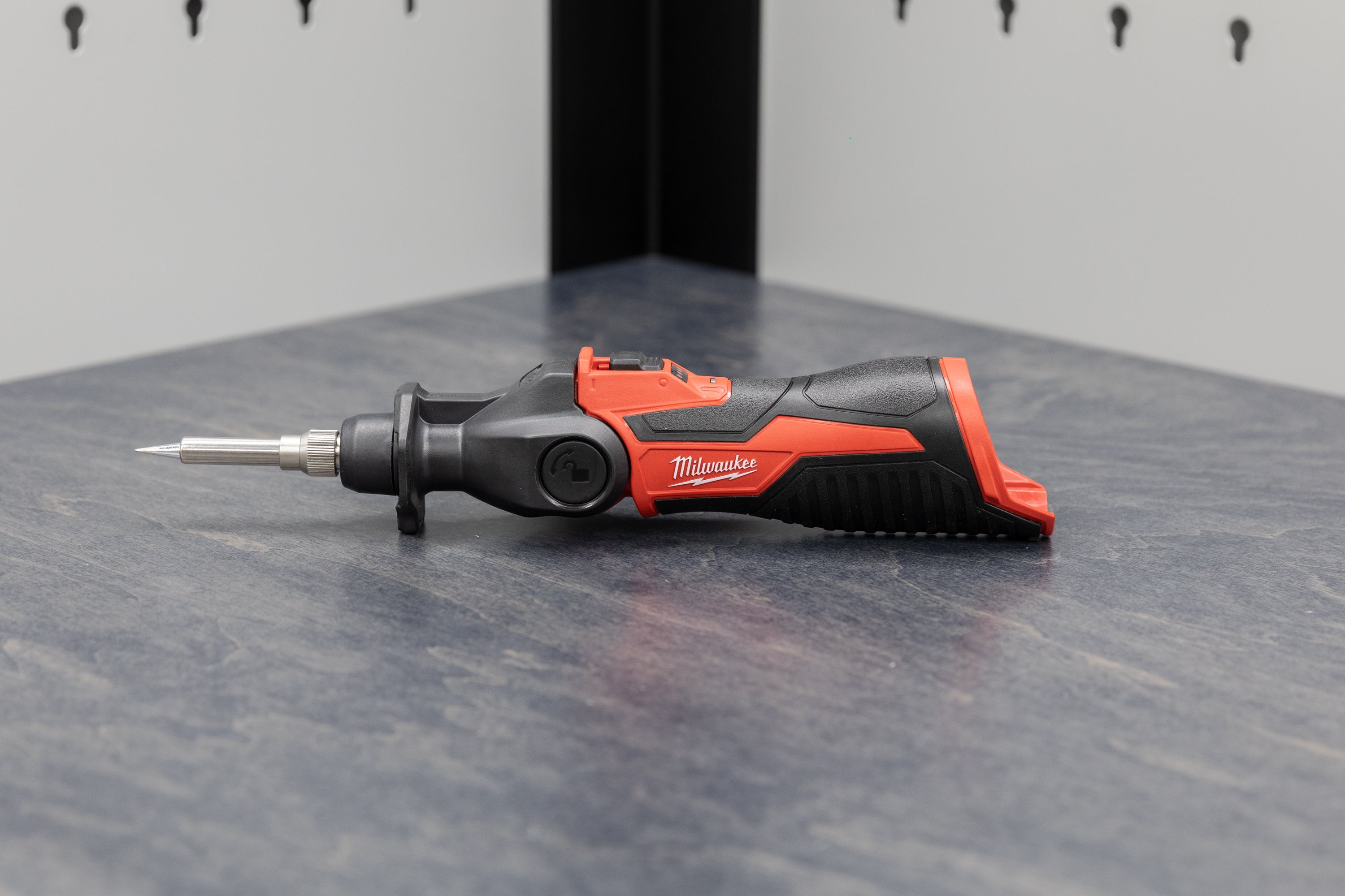 Milwaukee M12™ Cordless Soldering Iron Kit - 12V Lithium-Ion Battery Powered for DIY, Electronics Repair & Jewelry Making - Perfect for Home Workshops & Professional Use