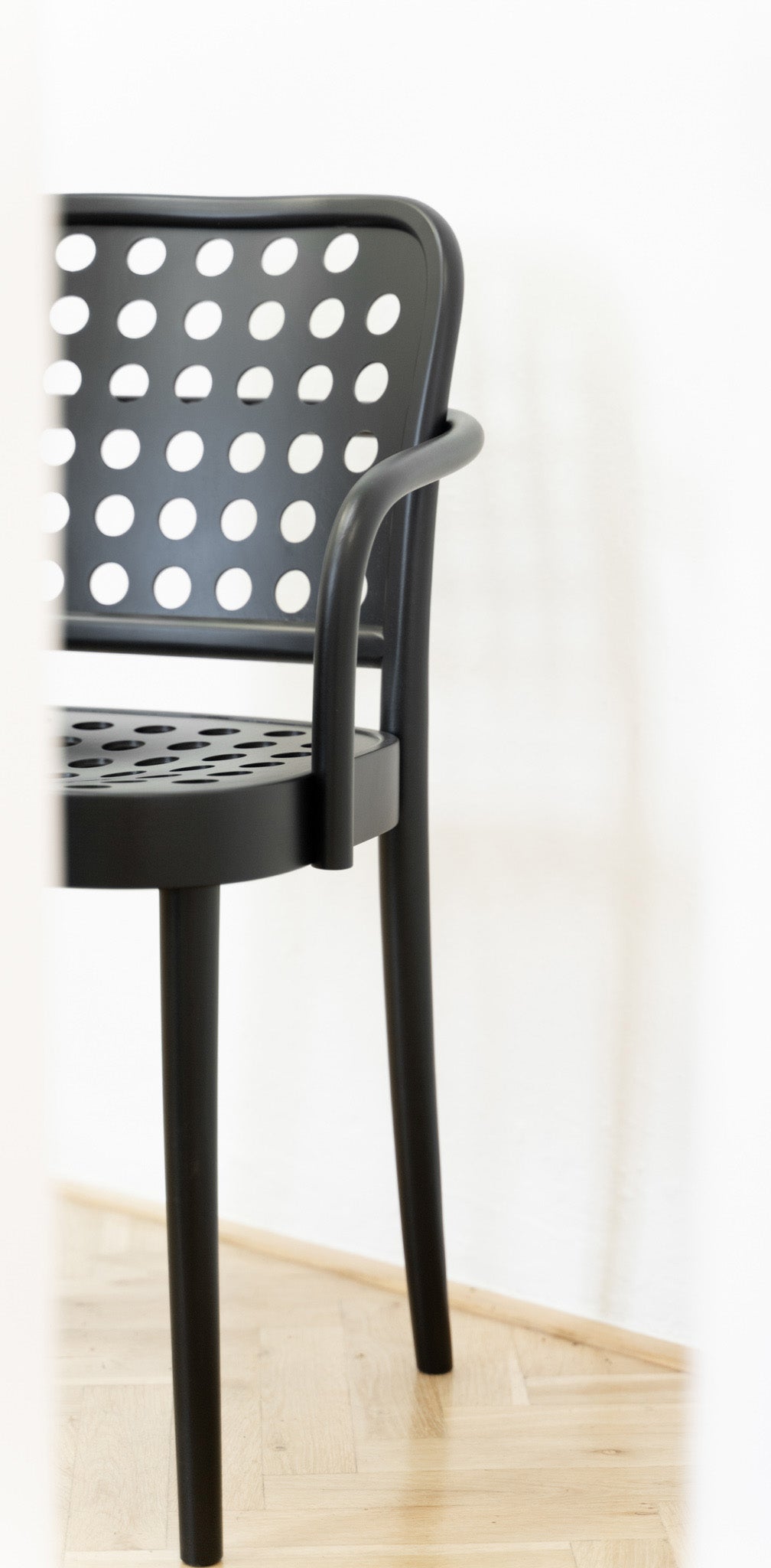 822 Bentwood Armchair by Ton - Classic Wooden Dining Chair for Kitchen, Restaurant & Office - Ergonomic Design for Comfortable Seating