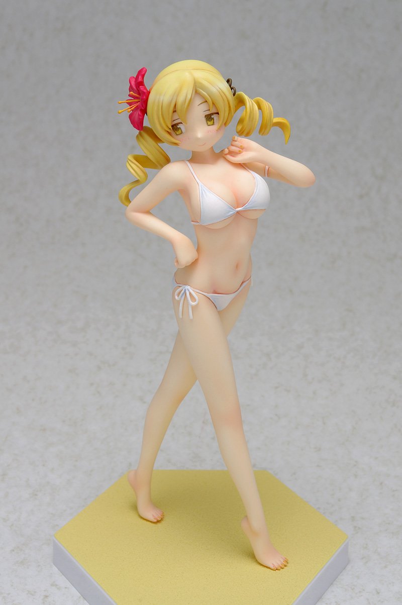 Beach Queens: Madoka Magica Tomoe Mami 1/10 Scale PVC Figure - Anime Collectible for Display & Cosplay Inspiration