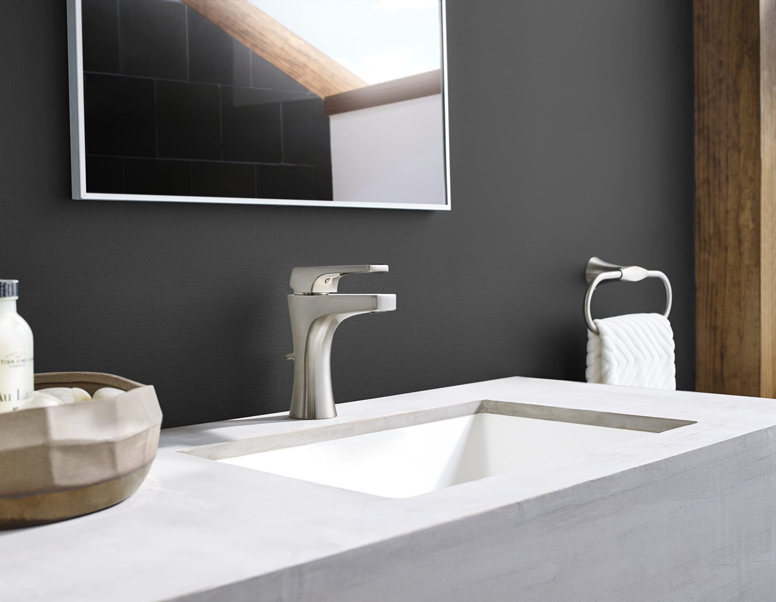 Pfister LG42-MF0C Polished Chrome Bathroom Faucet with Matching Accessories - Perfect for Modern Bathroom Renovations and Spa-Like Showers