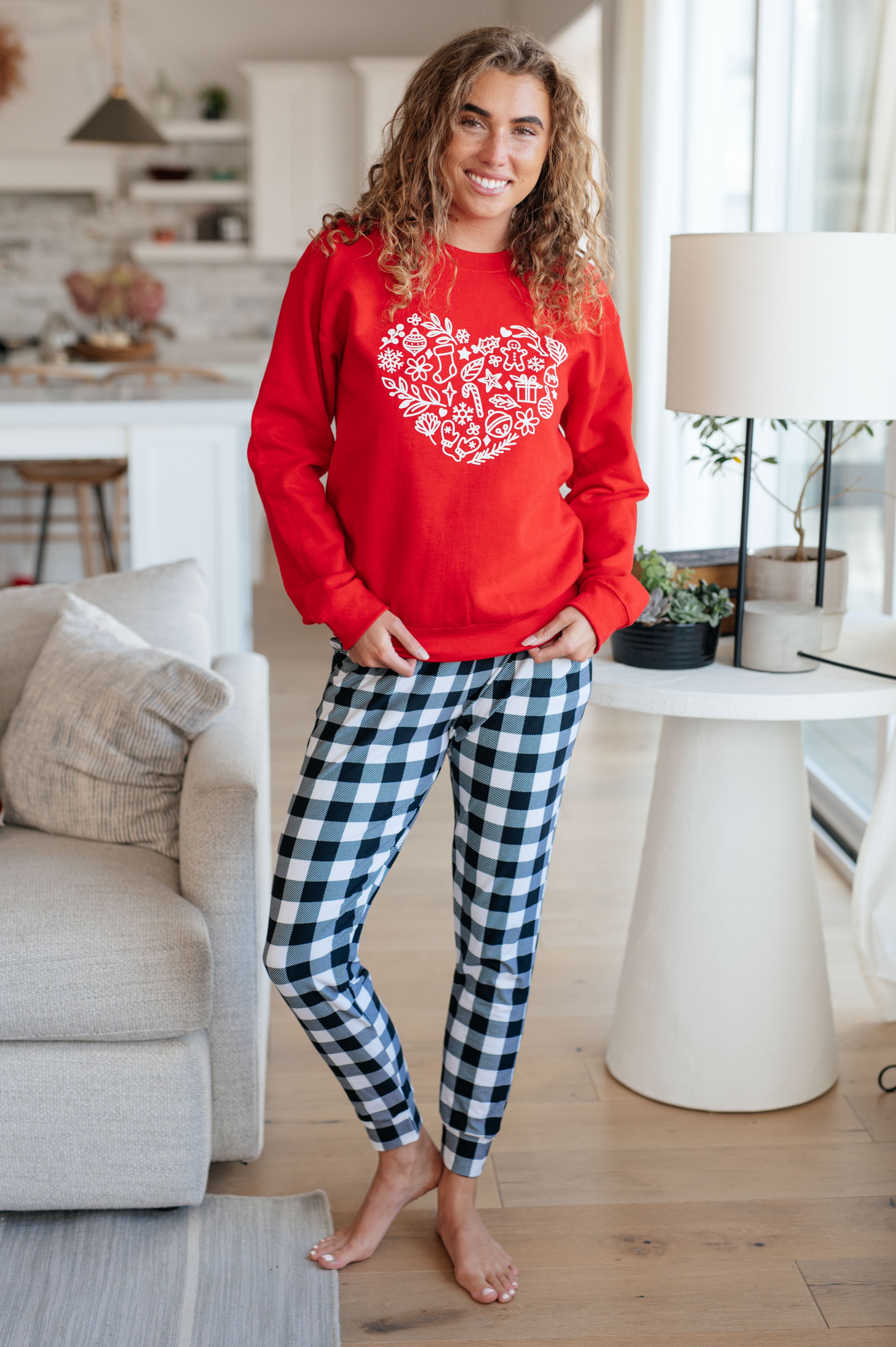 Cozy Holiday Heart Sweatshirt for Women - Christmas Valentine's Day Gift - Perfect for Winter Outfits & Festive Gatherings