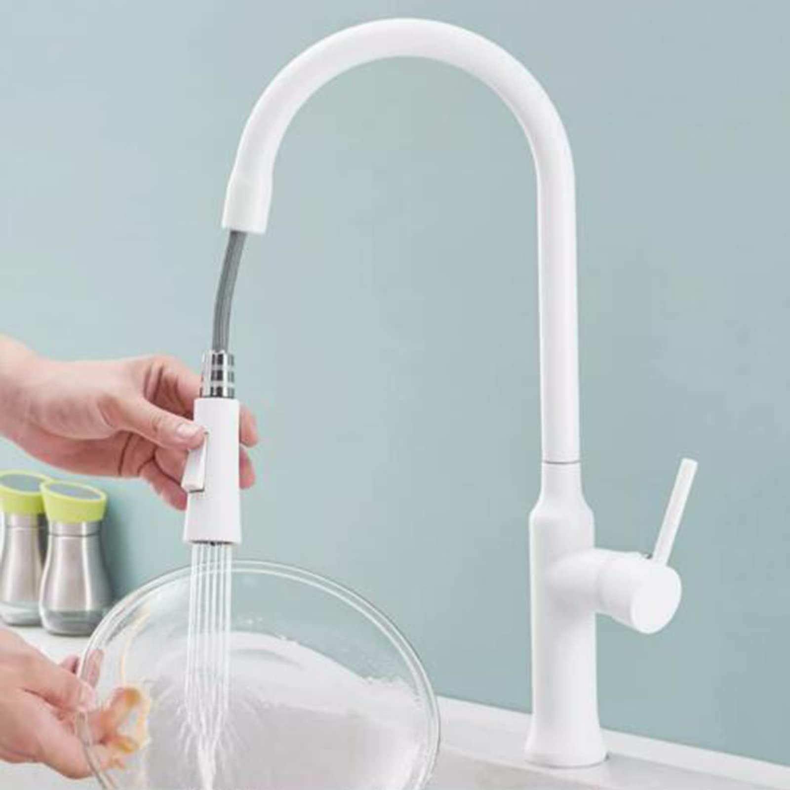 Brass Single Hole Kitchen Faucet with Pull-Out Spray - Perfect for Modern Kitchens