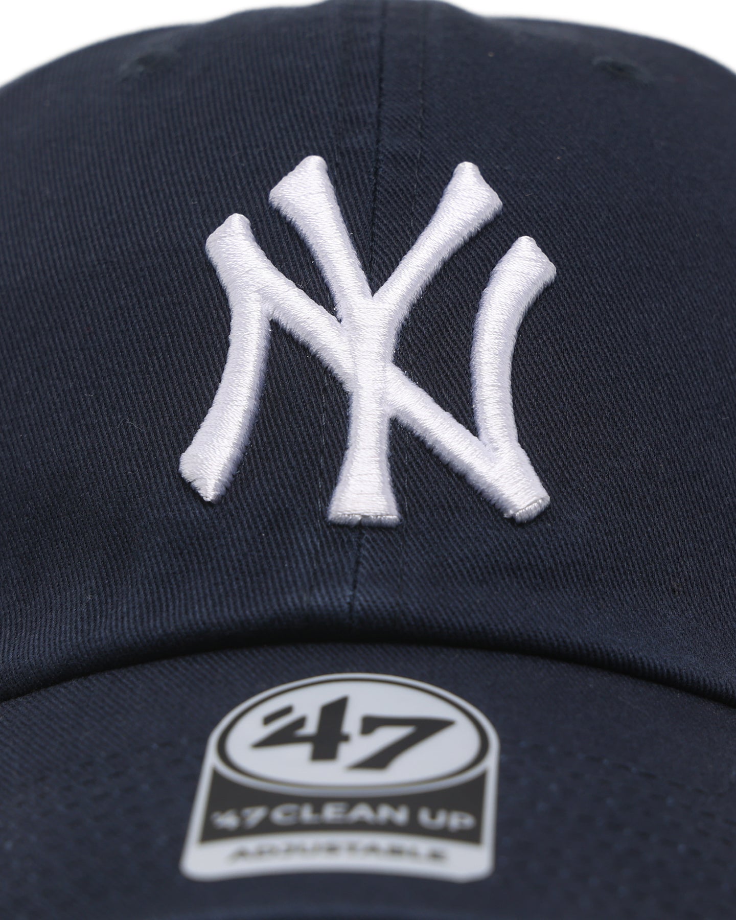47 Brand Men's New York Yankees '47 Clean Up Adjustable Strapback Hat - Navy Blue Baseball Cap for Yankees Fans, Game Day & Casual Wear