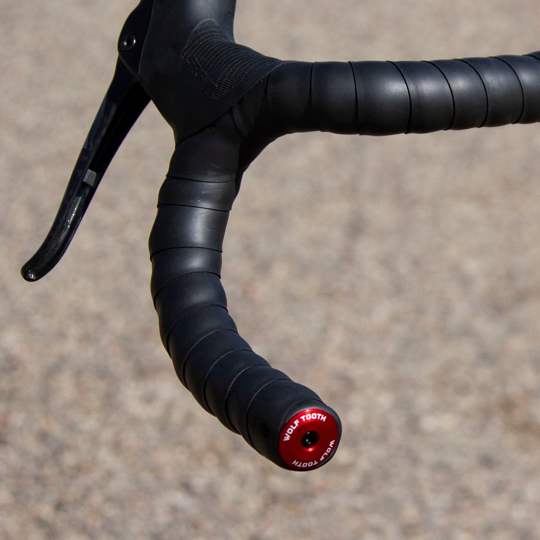Wolf Tooth Alloy Mountain Bike Bar End Plugs - Compatible with Road Bikes, E-Bikes, Flat Bars & Drop Bars - Durable Protection for Handlebars (Great for Commuting, Trail Riding & Urban Cycling)