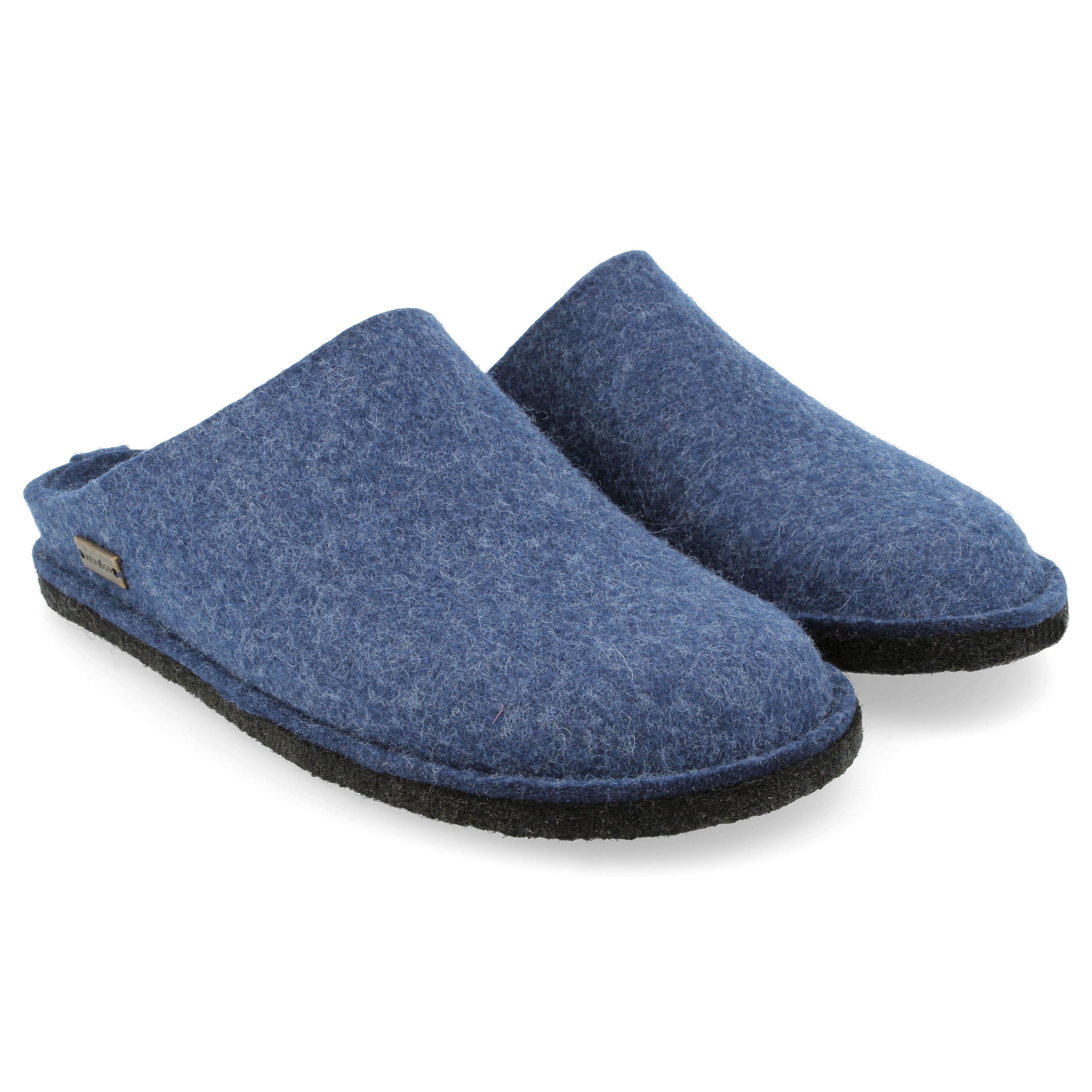 311010 Soft Plush Blanket - Ultra Cozy & Warm Fleece Throw for Bed, Couch, and Travel - Perfect for Home, Office, and Gifts
