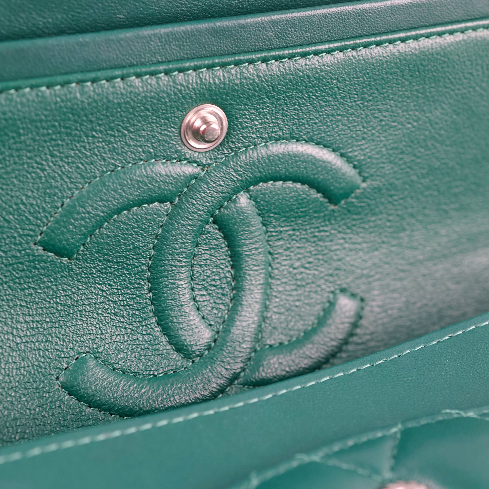 Chanel Medium Classic Flap Bag in Green Lambskin Leather with Silver Hardware - 25 Series | Luxury Handbag for Women, Perfect for Parties, Date Nights & Special Occasions