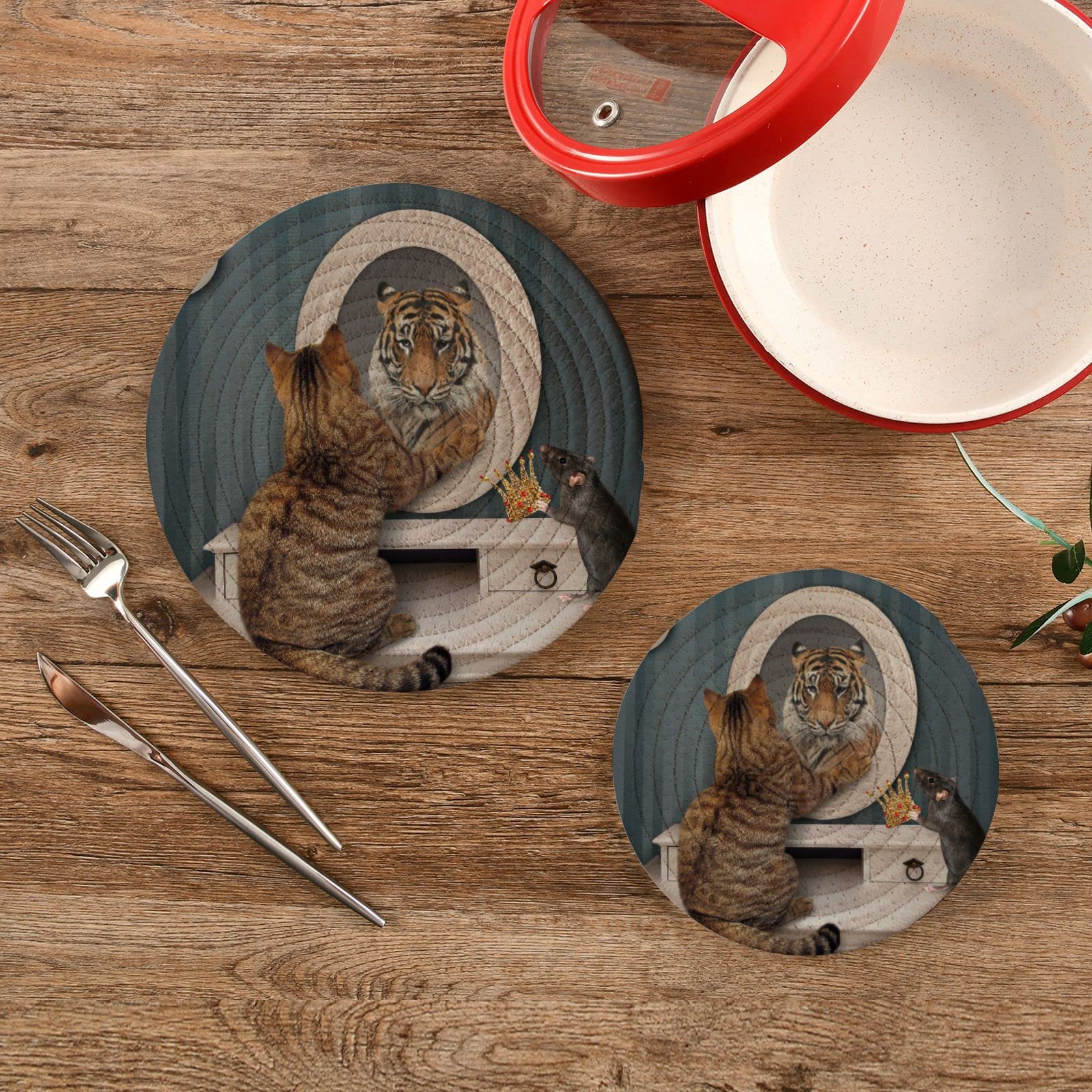 Beige Cat & Tiger Pot Holders Set of 2 - Heat Resistant Trivets for Hot Dishes, Cute Animal-Themed Cotton Woven Hot Pads for Pans, Bowls & Teapots - Perfect for Kitchen Decor & Dinner Party Serving