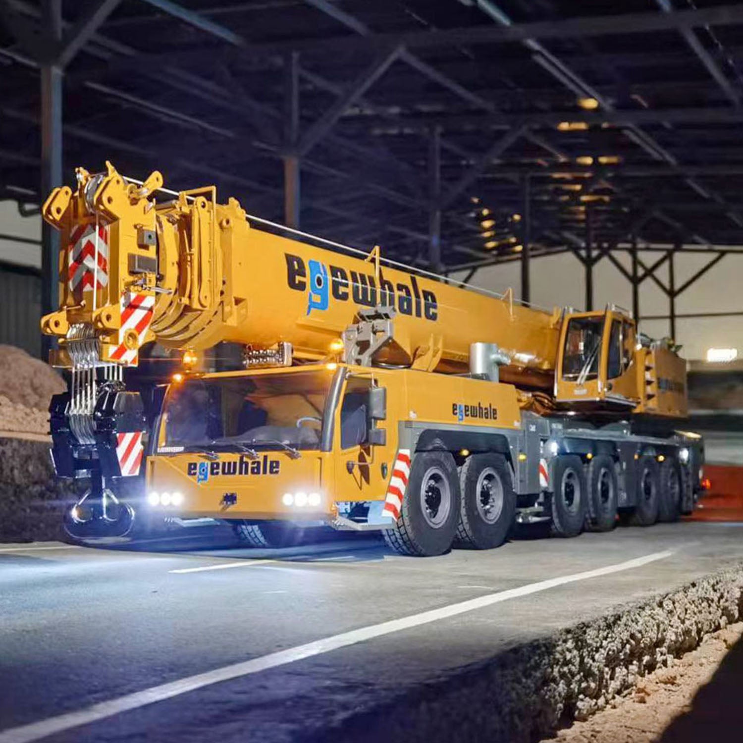 Eyewhale 1/14 Scale 6-Axle LTM1350 RC Hydraulic Mobile Crane - 5M Length Radio Controlled Heavy Duty Construction Vehicle, PNP Hobby Model for Adults - Perfect for Construction Simulation, RC Enthusiasts & Collectors
