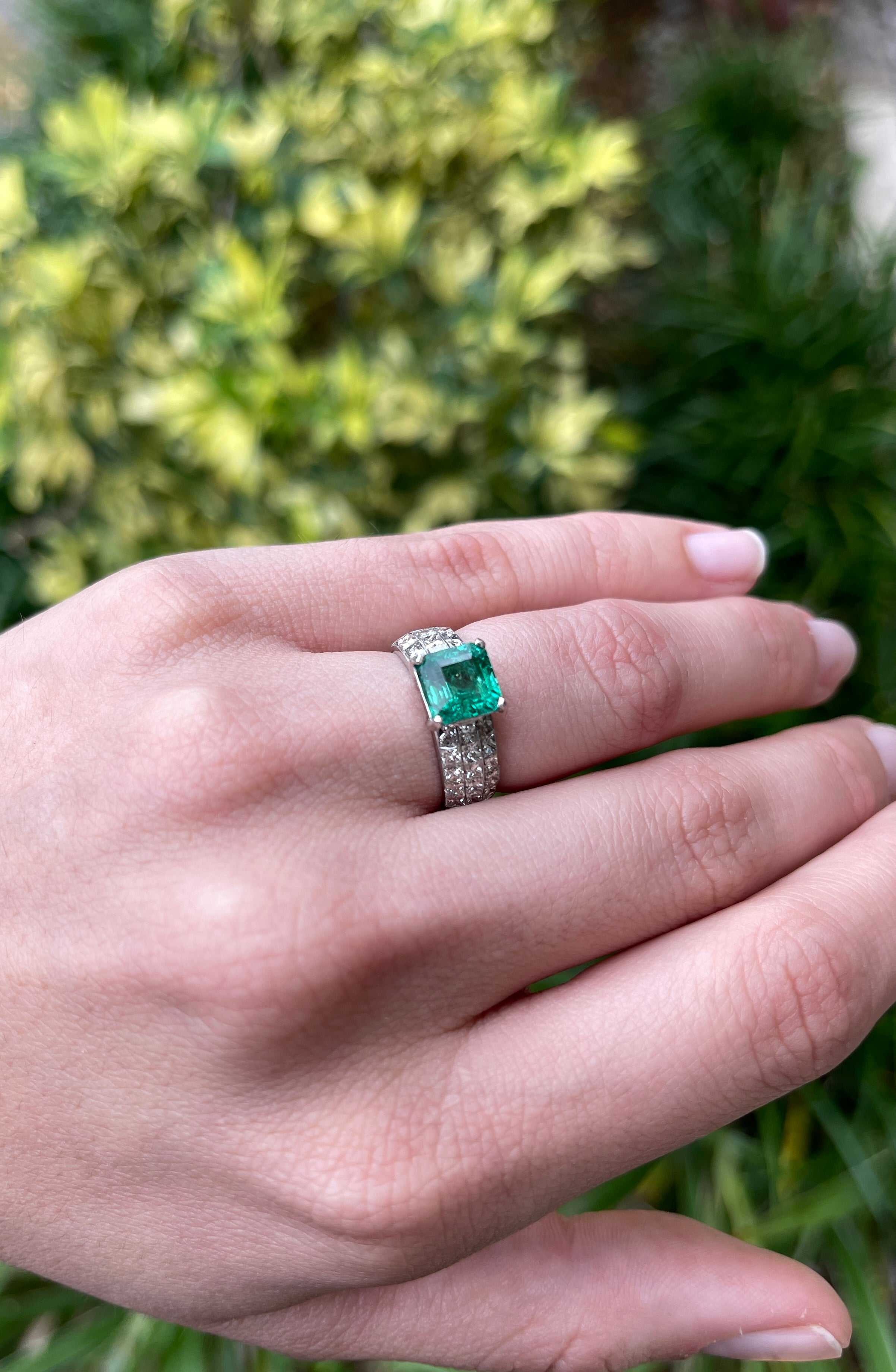 5.40tcw Emerald & Princess Cut Diamond 6mm Wide 18K Gold Wedding Band - Elegant Bridal Ring for Engagement, Anniversary & Special Occasions