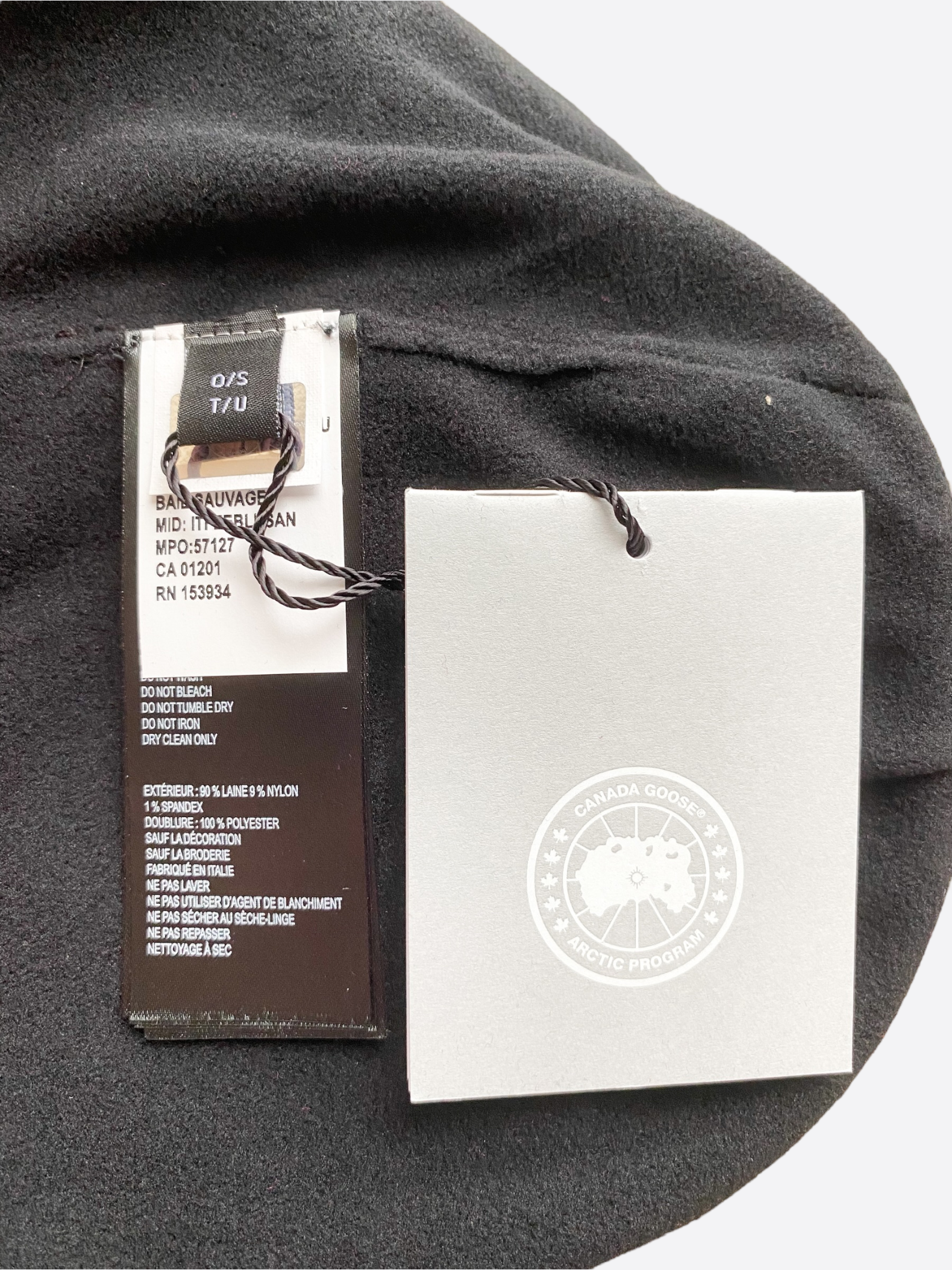 Canada Goose Wildberry Small Logo Beanie - Winter Warm Knit Hat for Men & Women - Perfect for Skiing, Snowboarding & Cold Weather Outdoor Activities
