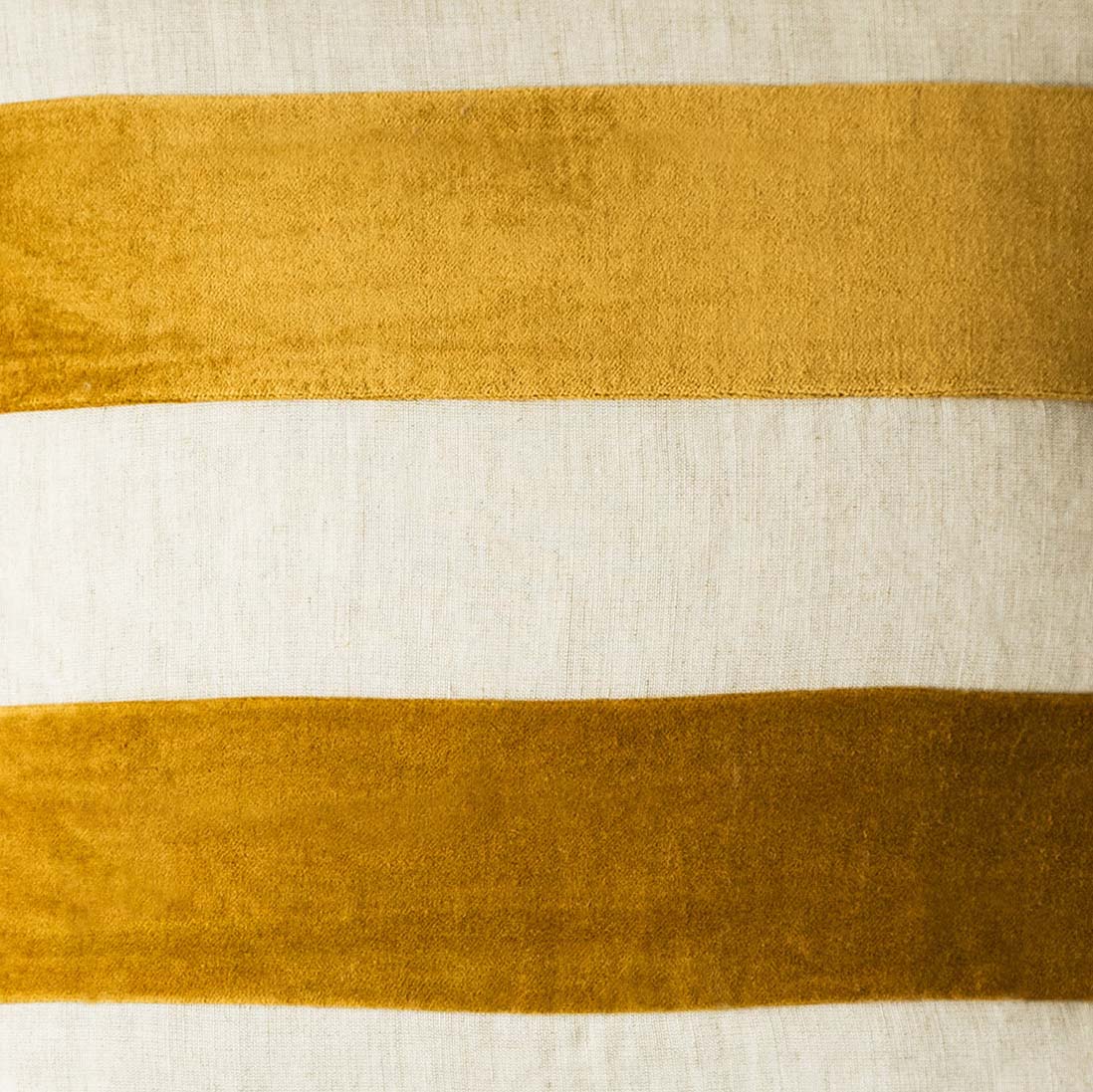 Luxury Velvet Striped Throw Pillow Covers - Soft Decorative Cushion for Sofa, Bed, Living Room & Home Decor - Set of 2 (18x18 Inches) - Perfect for Modern, Boho & Farmhouse Style Interiors