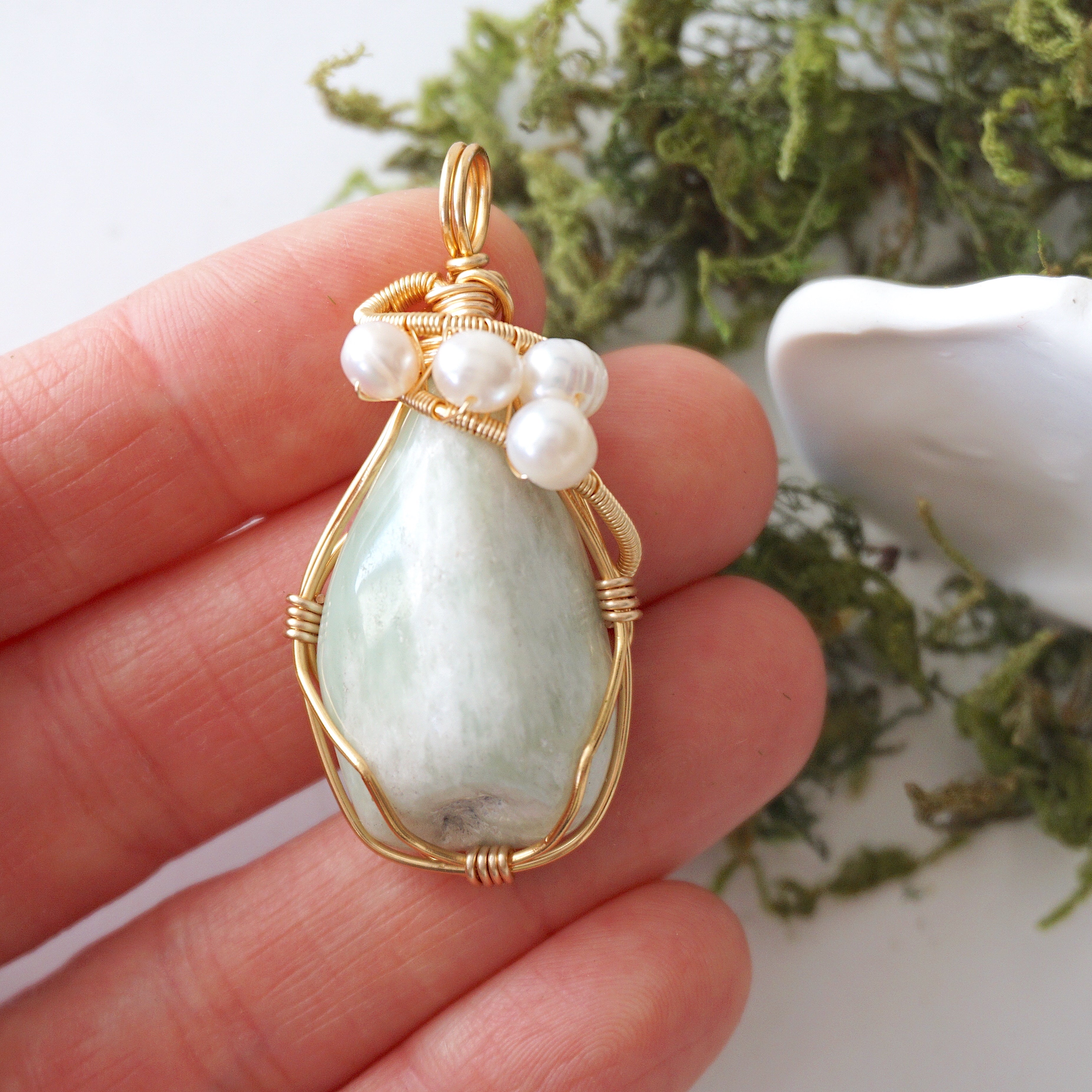 Elegant Jade and Pearl Necklace - 18K Gold Plated Women's Jewelry for Wedding, Party & Special Occasions