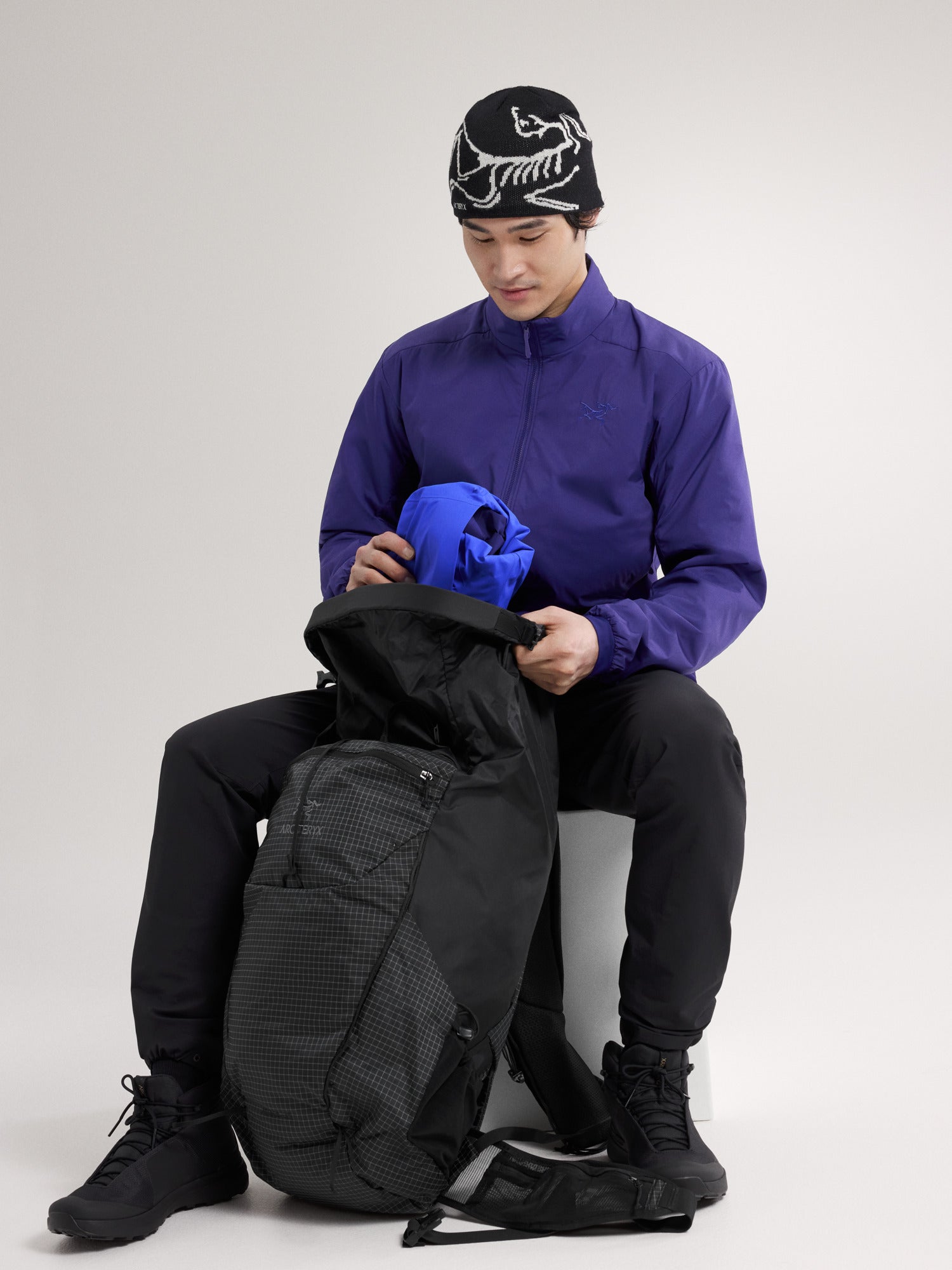 Men's Atom Jacket - Lightweight Waterproof Windbreaker for Outdoor Activities, Hiking & Travel | X000009561