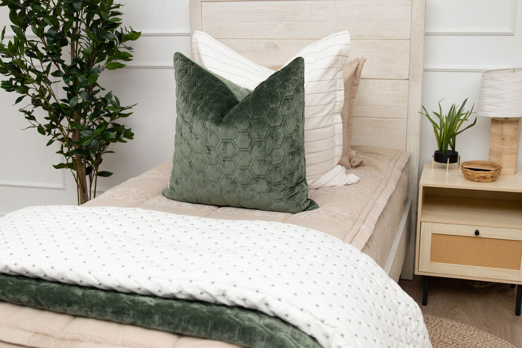 Premium Wyatt Luxe Blanket - Ultra Soft & Cozy Throw for Bed, Couch, and Travel - Perfect for Home, Office, and Gifts