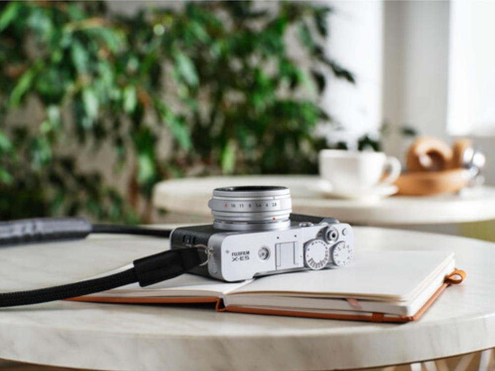 FUJIFILM X-E5 Mirrorless Camera with XF23mmF2.8 R WR Lens Kit - Silver | Compact Travel & Street Photography Digital Camera for Vloggers & Content Creators