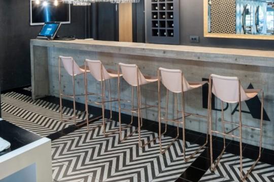 Midj Apelle M CU Stool - Modern Adjustable Bar Stool for Kitchen, Dining & Home Office - Ergonomic Design for Comfortable Seating