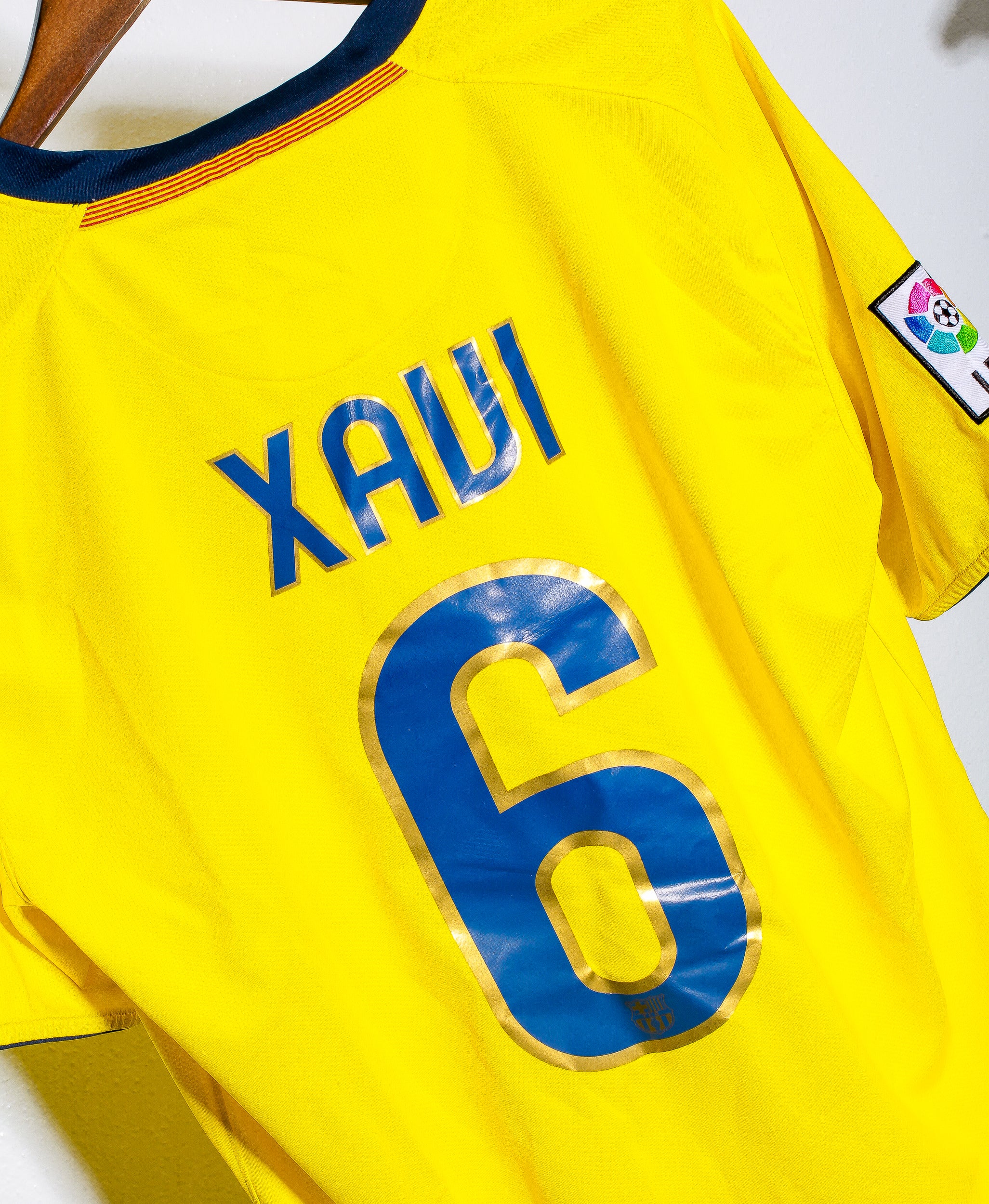 2008-2009 FC Barcelona Away Jersey #6 Xavi (Large) - Authentic Soccer Jersey for Fans & Collectors - Perfect for Match Days, Gifts & Sports Memorabilia