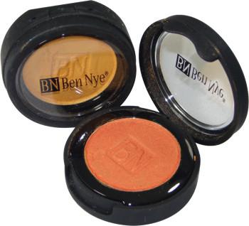Ben Nye Lumiere Grande Colour Golden Apricot (LU 18) - Professional Makeup Powder for Stage, Cosplay & Special Effects - Perfect for Highlighting and Contouring
