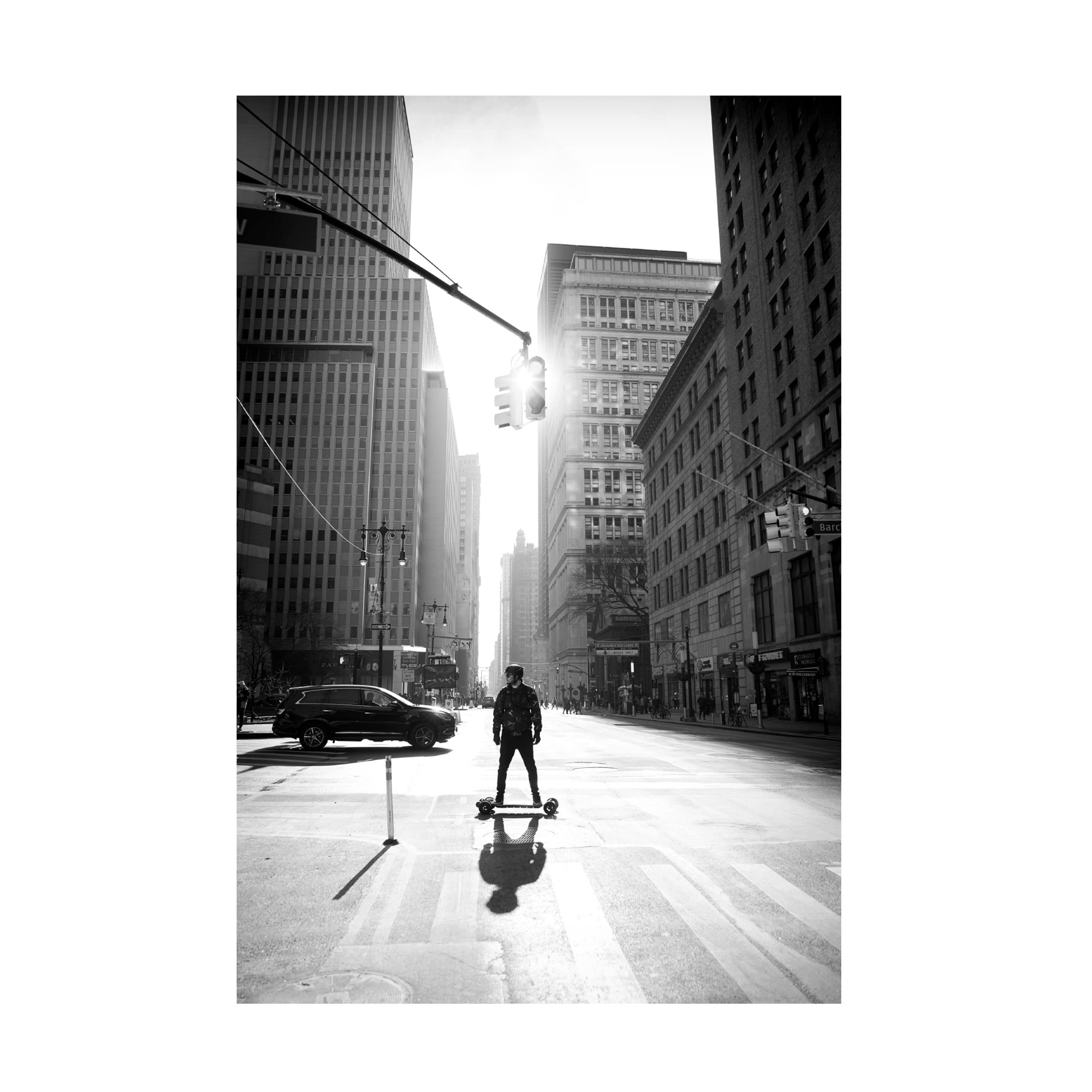 Trademark Fine Art 'Manhattan' Canvas Wall Art Print by Martin Froyda - Modern Cityscape Painting for Living Room, Office & Home Decor