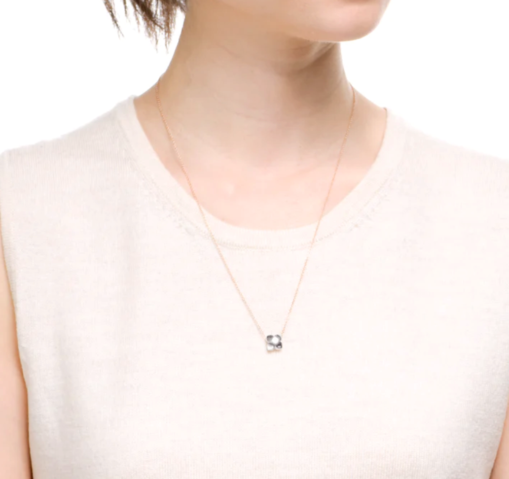 Elegant Flower Necklace for Women - Dainty Floral Pendant Jewelry for Everyday Wear, Date Night & Special Occasions