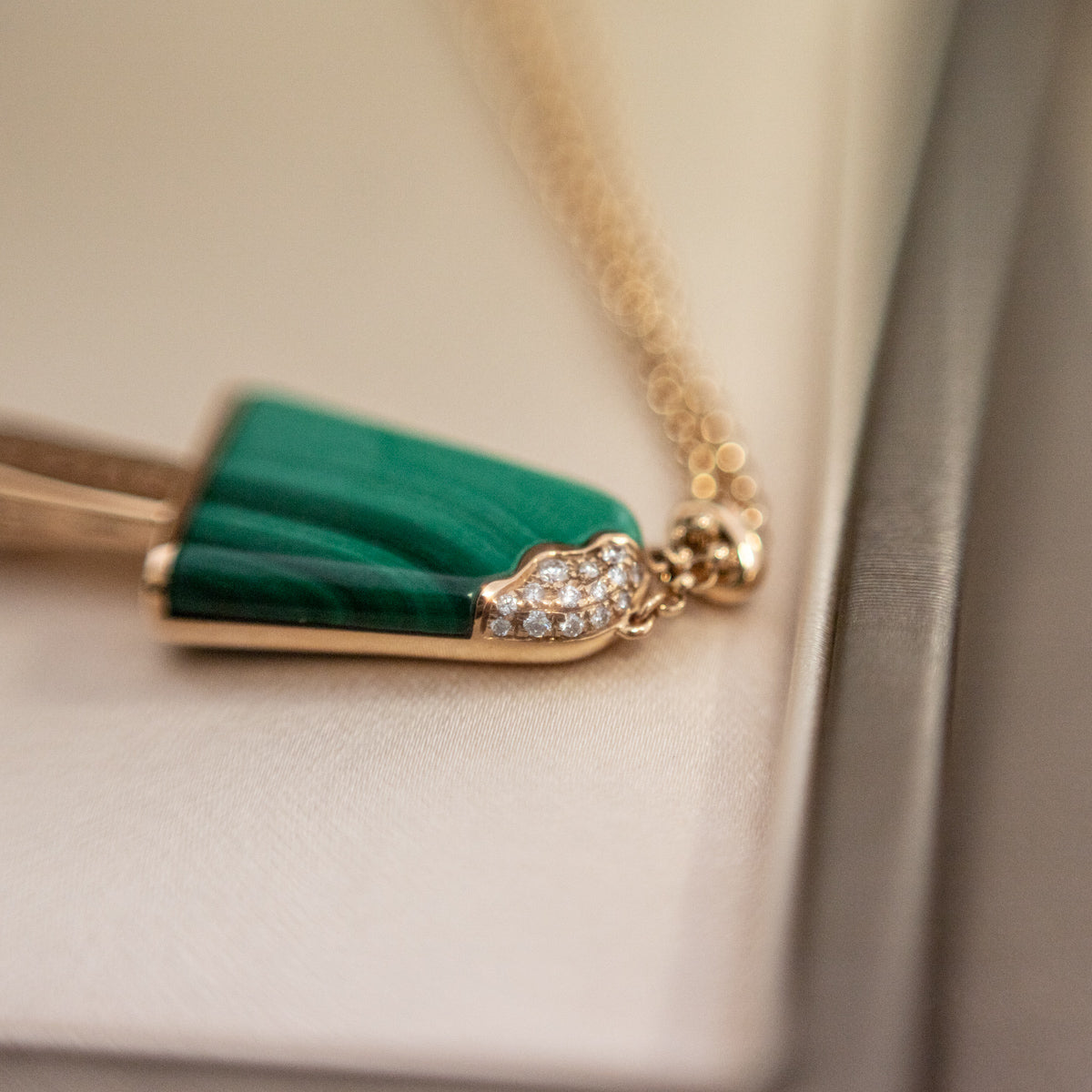 BVLGARI BVLGARI Gelati 18k Gold Bracelet with Malachite and Pavé Diamonds - Luxury Jewelry for Women, Elegant Gift for Anniversary & Special Occasions