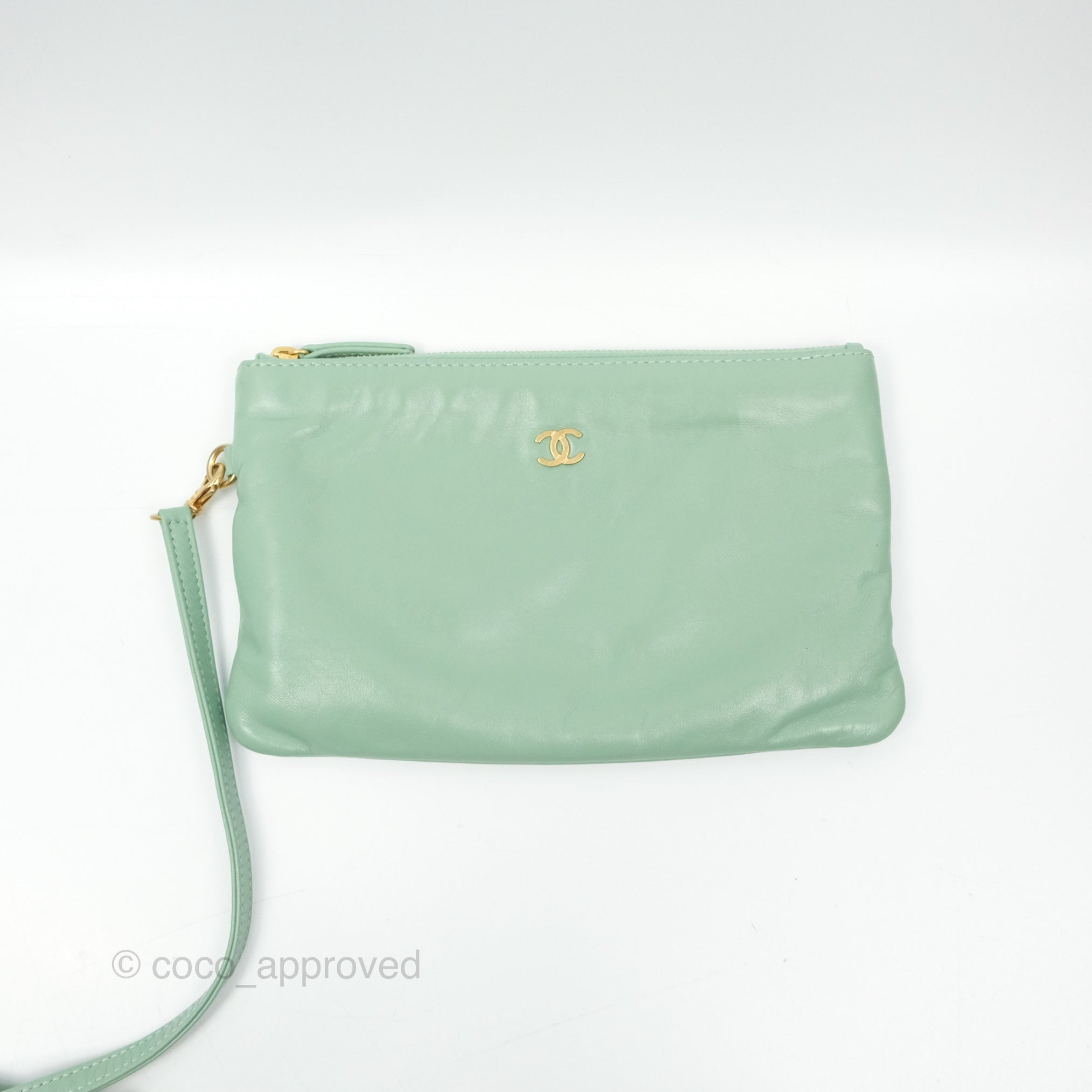 Chanel 22 Small Handbag Mint Green Shiny Calfskin Leather with Aged Gold Hardware - Luxury Crossbody Bag for Women, Perfect for Date Night & Special Occasions