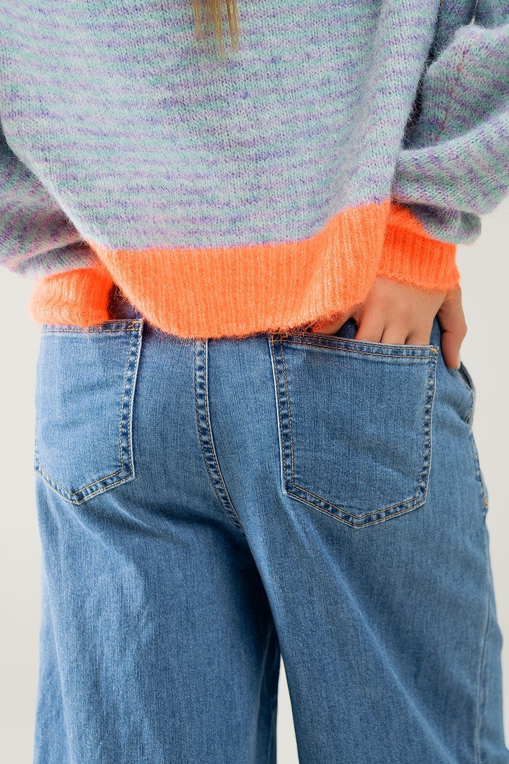 Extra Wide Pleated Jeans in Light Wash - Perfect for Casual Outfits and Everyday Wear
