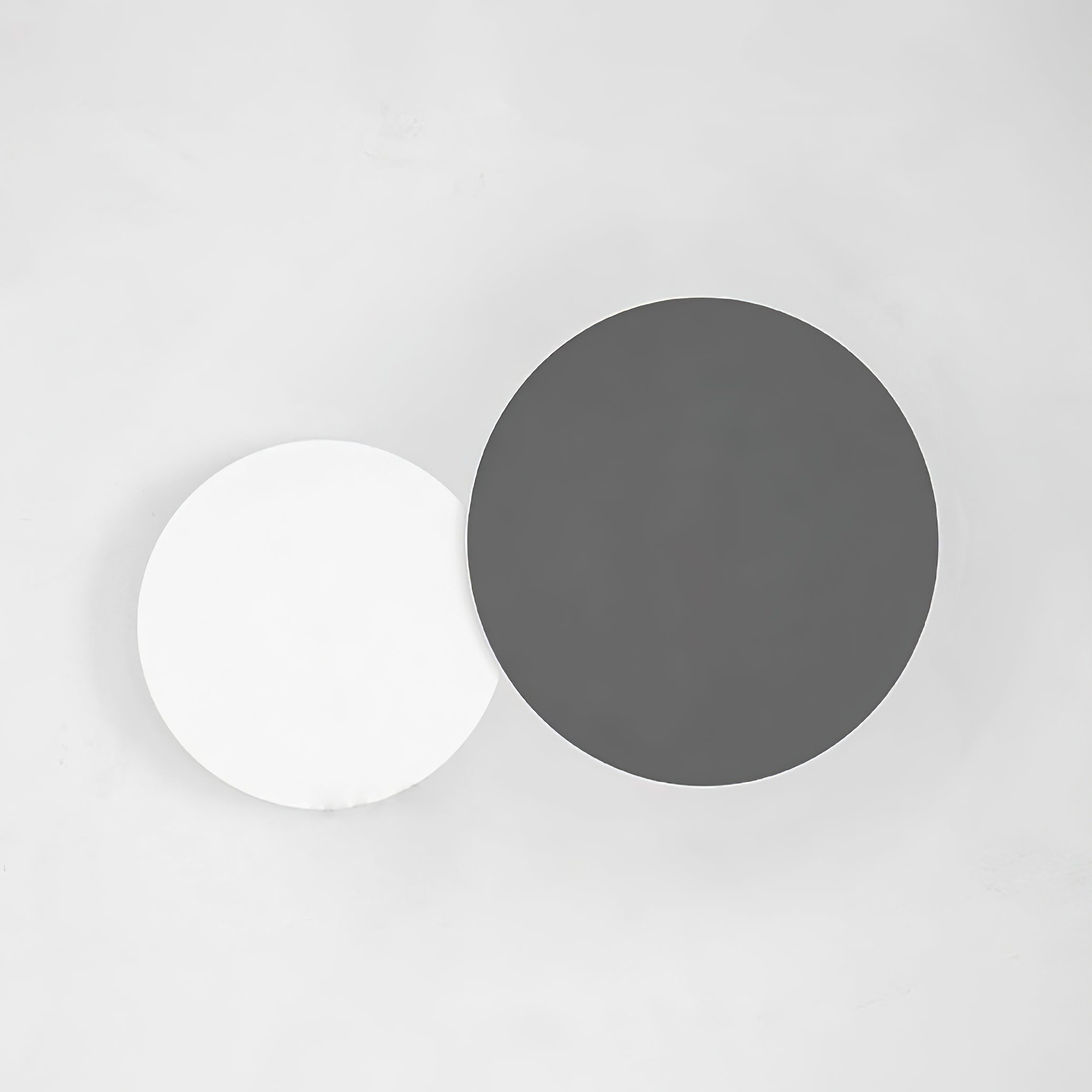 Modern Overlapping Circle Wall Lamp - Sleek LED Sconce Lighting for Bedroom, Living Room & Hallway - Dimmable Ambient Light Fixture for Home Decor