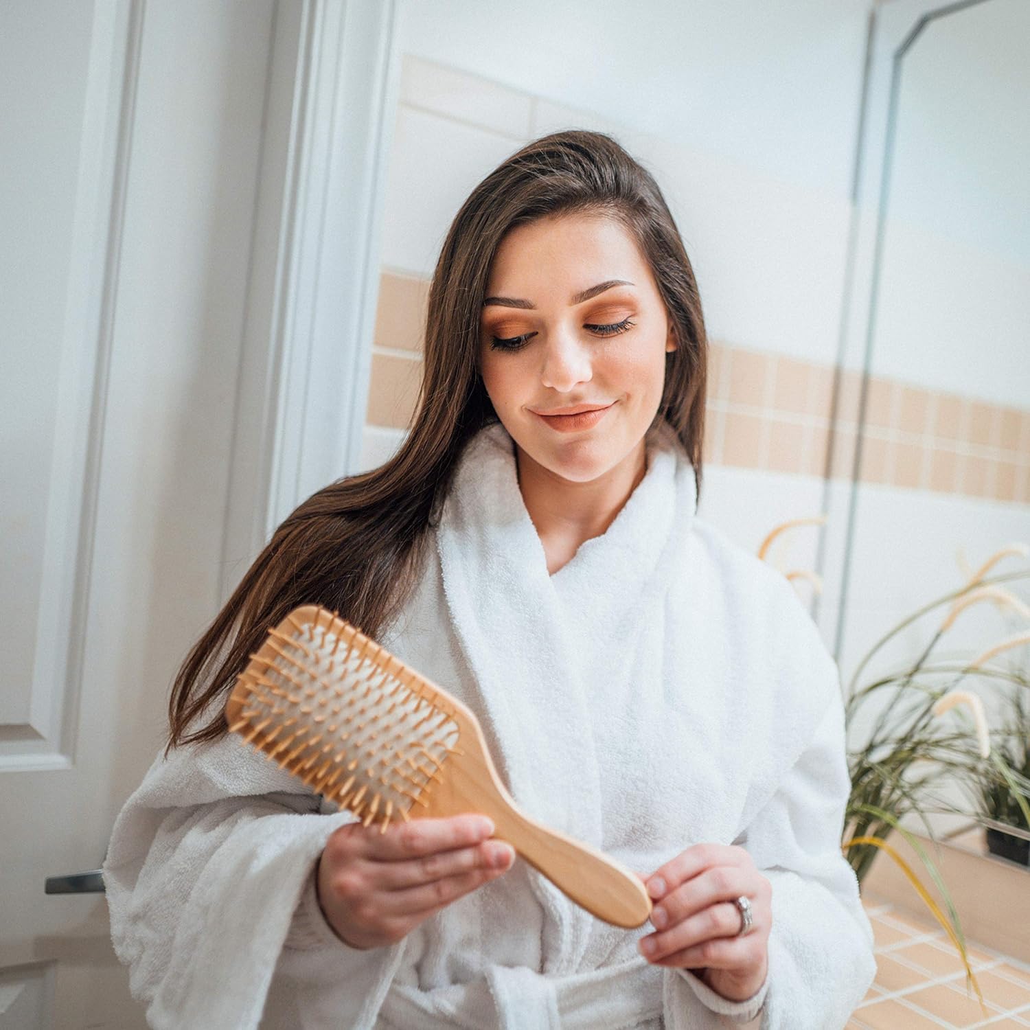 Ghelonadi Wooden Paddle Hair Brush for Women - Detangling Wet & Dry Hair, Scalp Massage with Cushion Airbag - Ideal for Thick, Thin & Curly Hair - Perfect for Blow Drying & Daily Hair Care (1pc)