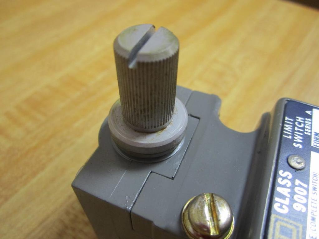 Square D 9007-C52A2 Limit Switch 9007C52A2 Series A - Heavy Duty Industrial Safety Switch for Machinery & Automation Control