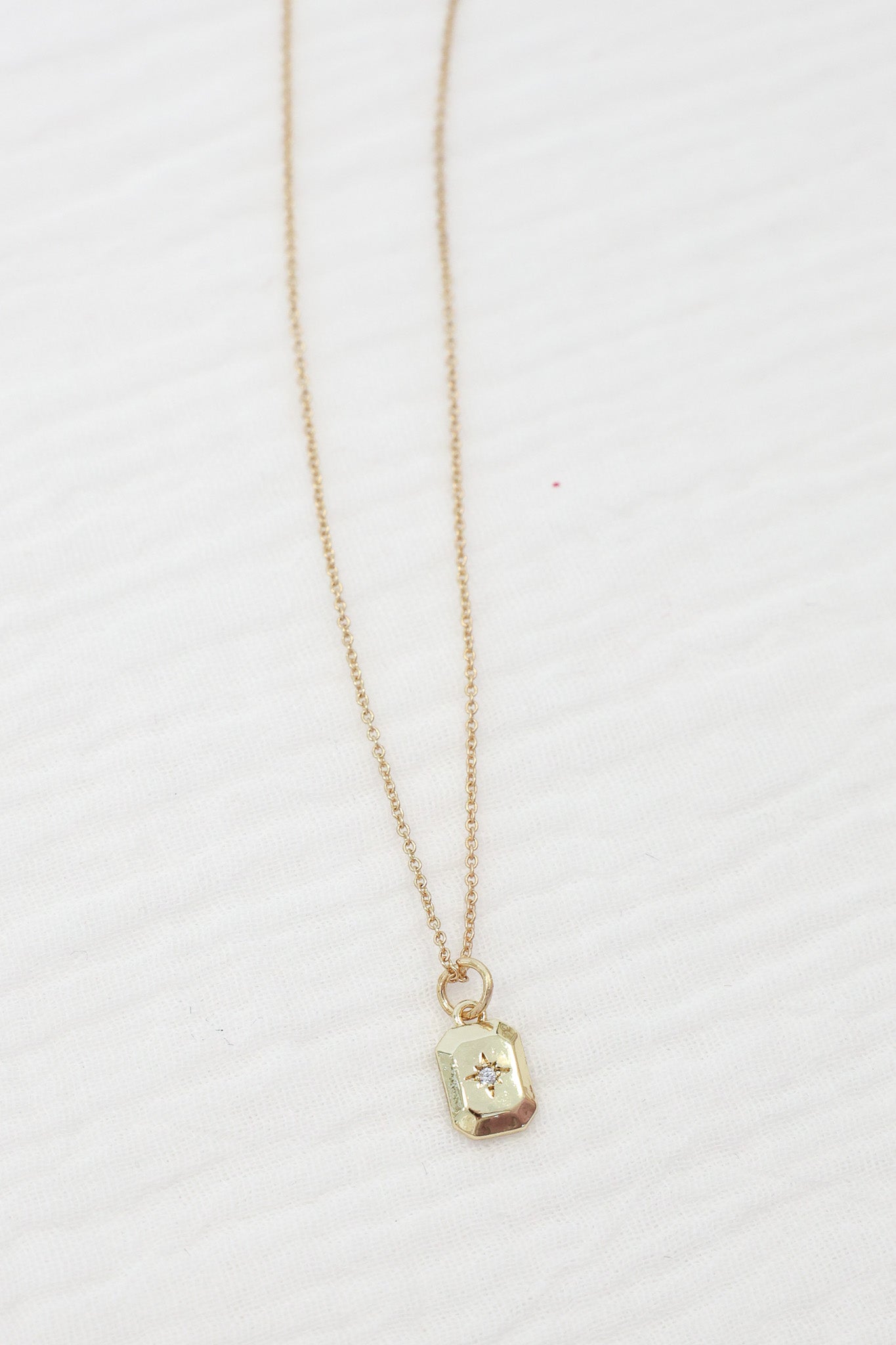 Elegant Gold Starburst Pendant Necklace for Women - Perfect for Gifts, Parties & Everyday Wear