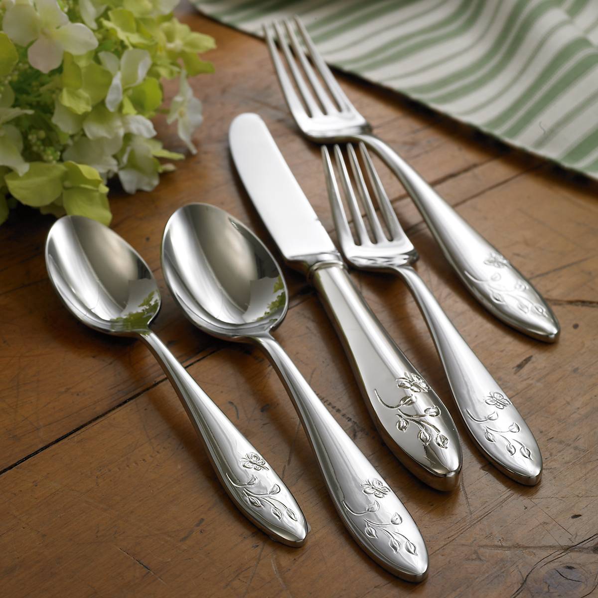 Butterfly Meadow 5-Piece Dinnerware Set - Elegant Floral Design Plates, Bowls & Mugs for Everyday Dining, Entertaining & Special Occasions