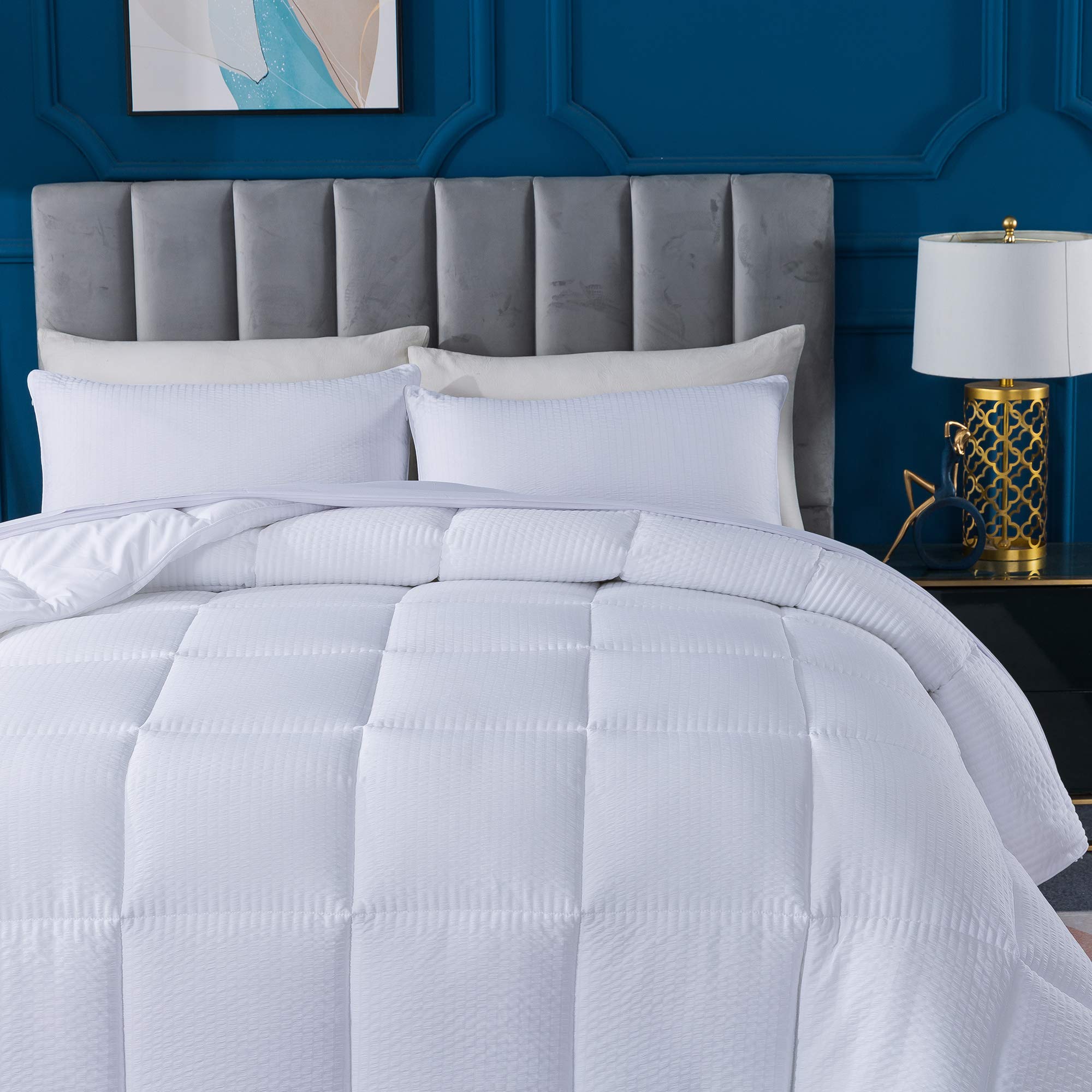 Domdec All-Season Down Alternative Quilted Comforter Set - Twin Size with 1 Pillow Sham | Soft Microfiber Seersucker Bedding | Fluffy & Cozy Texture | White | Perfect for Bedrooms, Guest Rooms & Dorm Rooms