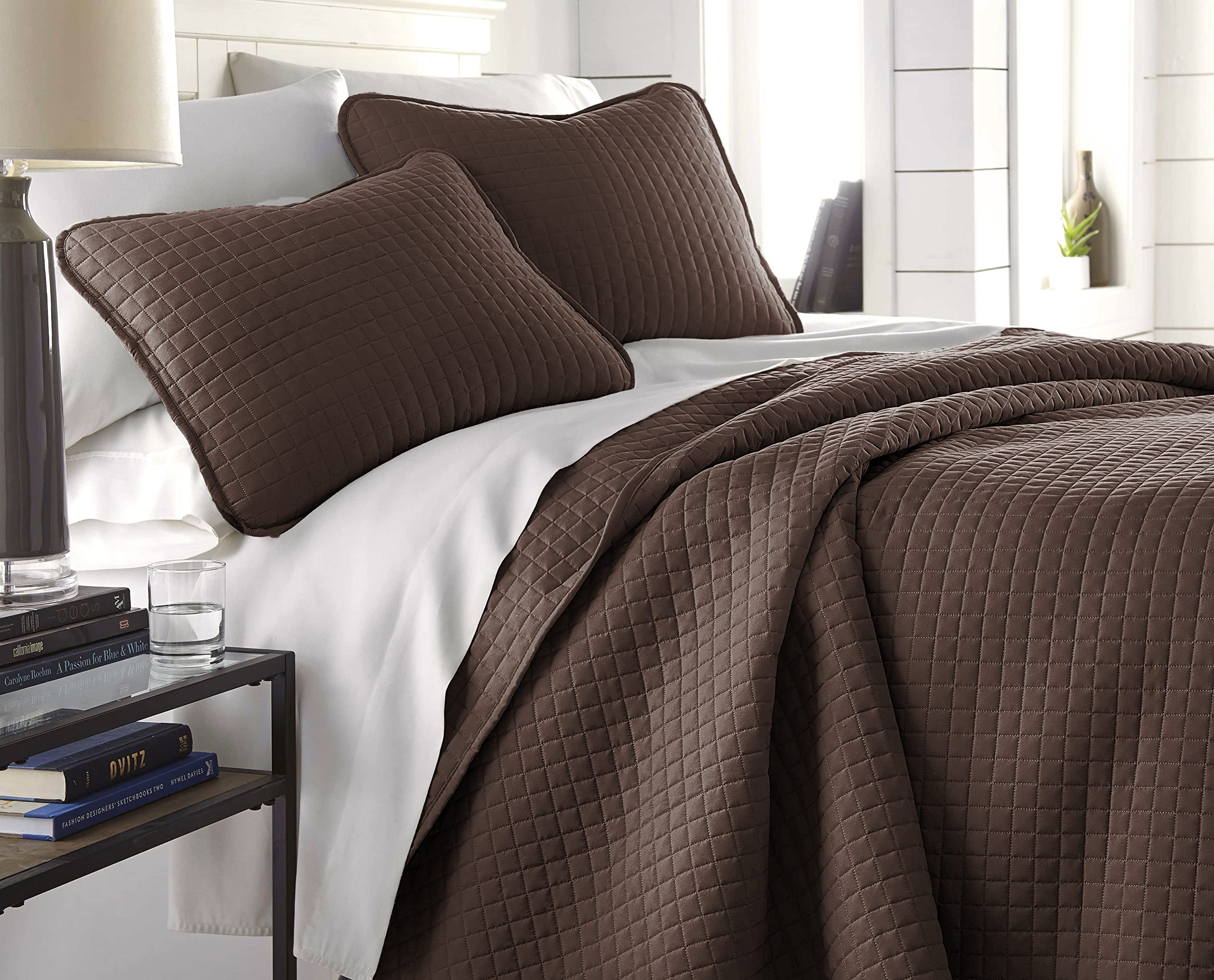 Southshore Fine Living Twin XL Quilt Bedding Set - Soft Lightweight Quilted Comforter with Matching Pillow Sham, Chocolate Brown Bedspread Coverlet | Perfect for Guest Rooms, Dorm Beds & Cozy Bedroom Decor